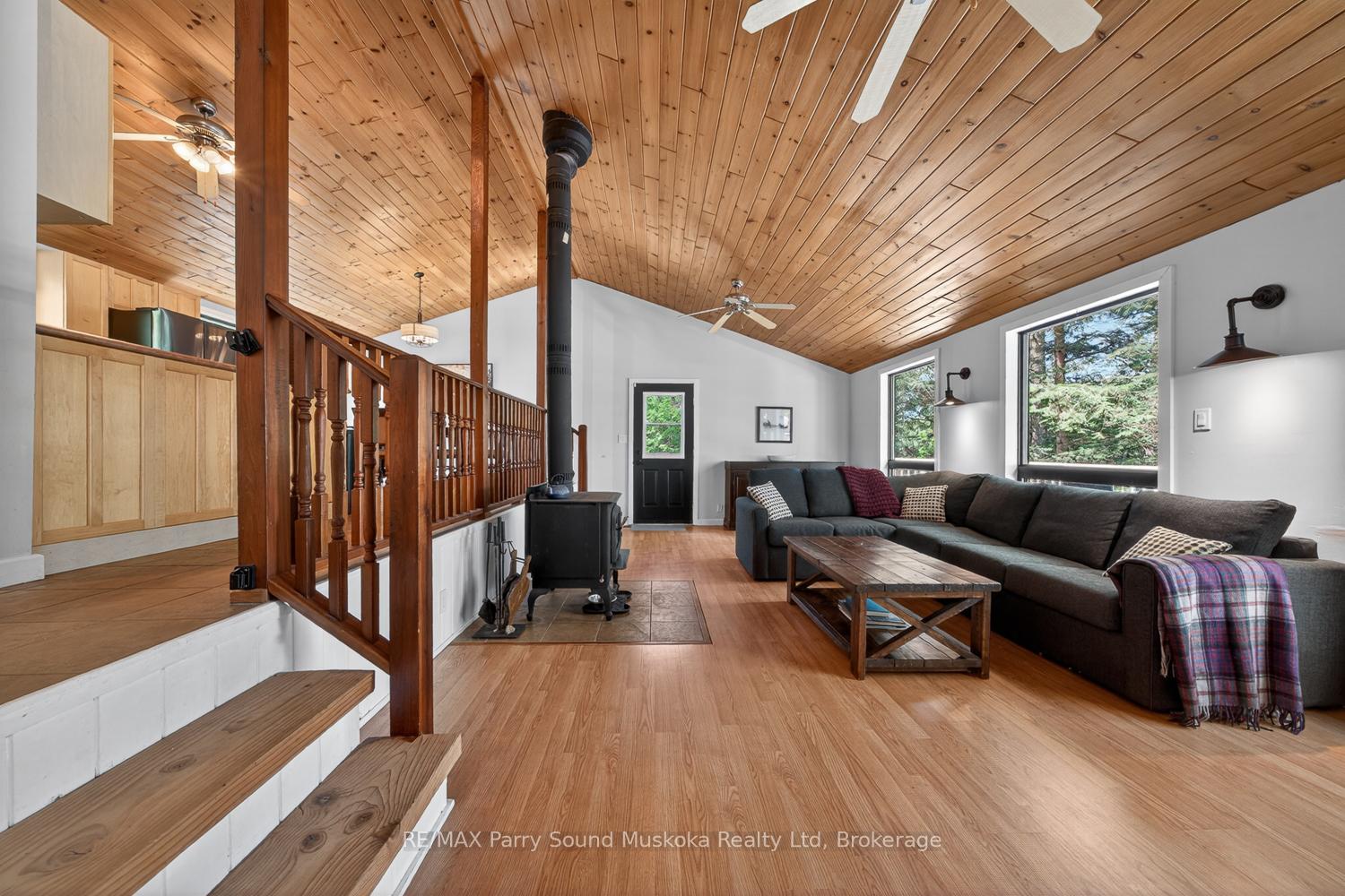 Photo 8 of 34 Silver Point Drive, Seguin — HOMEH