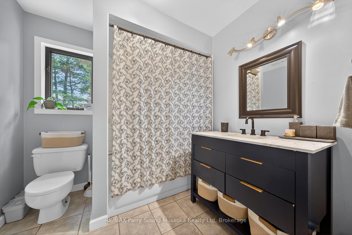 Photo 20 of 34 Silver Point Drive, Seguin — HOMEH