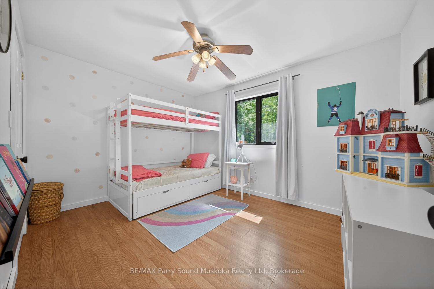 Photo 23 of 34 Silver Point Drive, Seguin — HOMEH