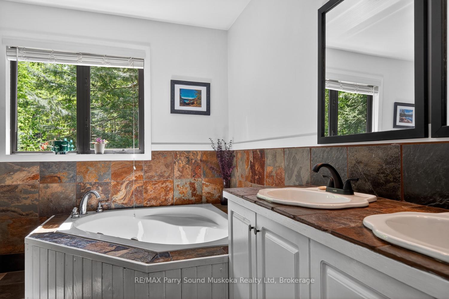 Photo 25 of 34 Silver Point Drive, Seguin — HOMEH
