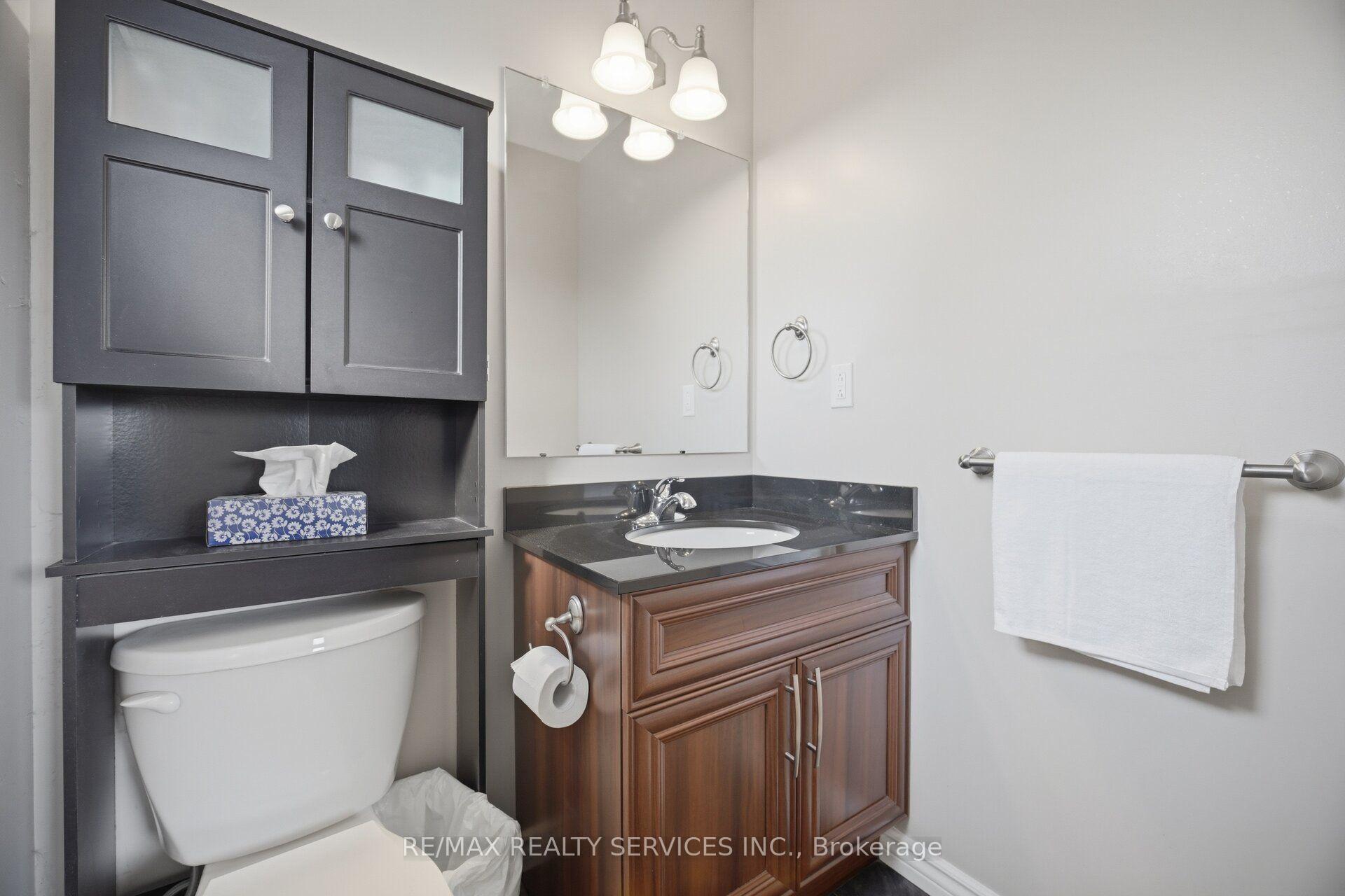 Photo 15 of 20 Malcolm Crescent, Brampton, Central Park — HOMEH