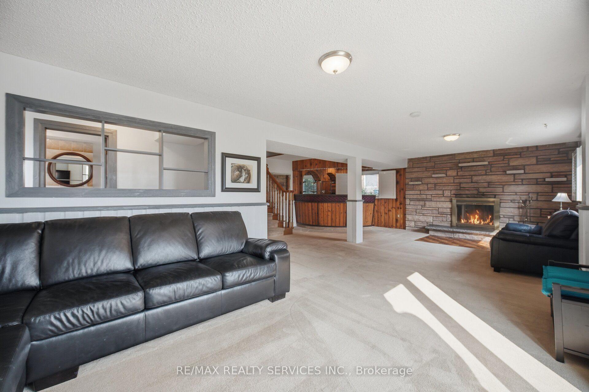 Photo 25 of 20 Malcolm Crescent, Brampton, Central Park — HOMEH