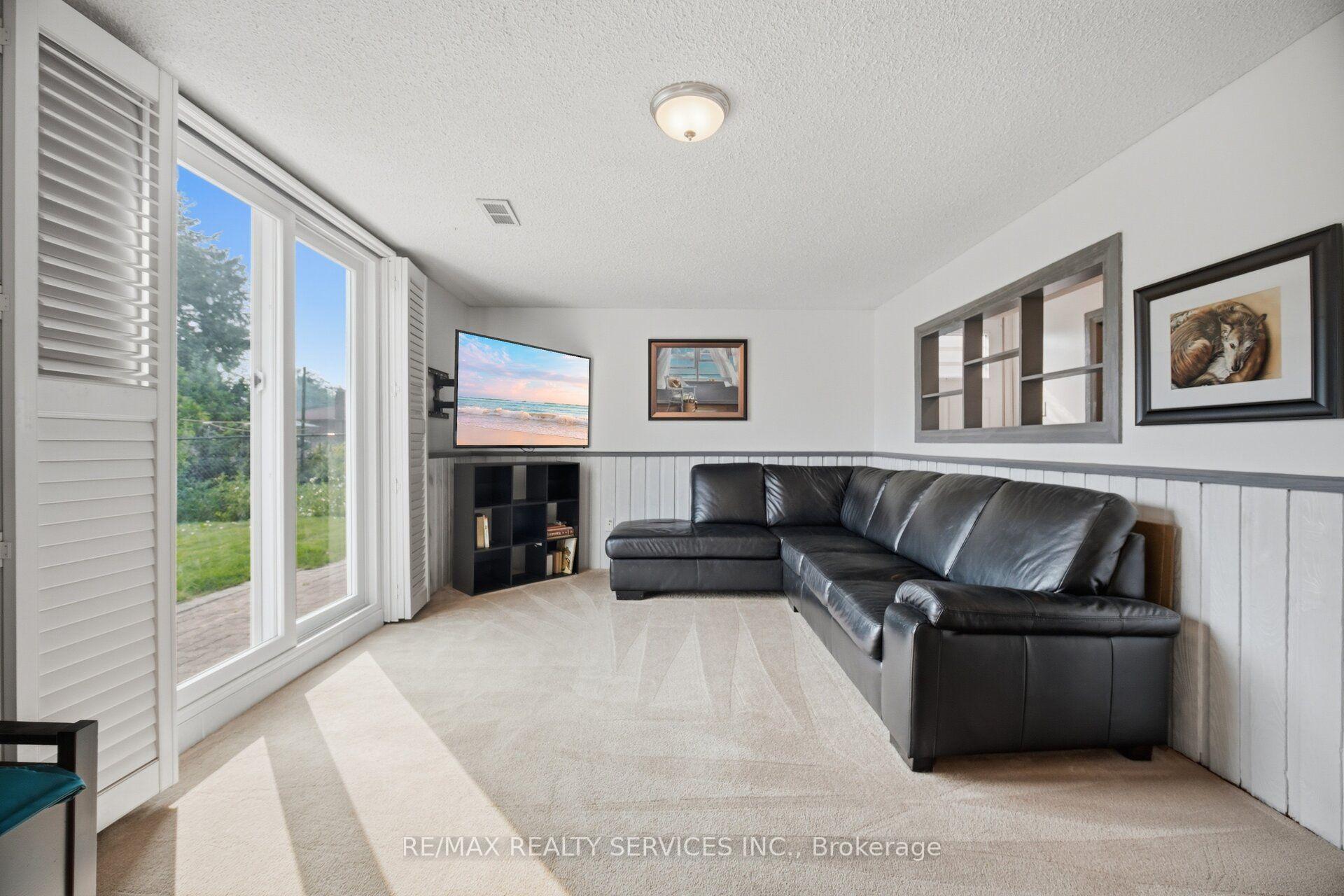 Photo 26 of 20 Malcolm Crescent, Brampton, Central Park — HOMEH