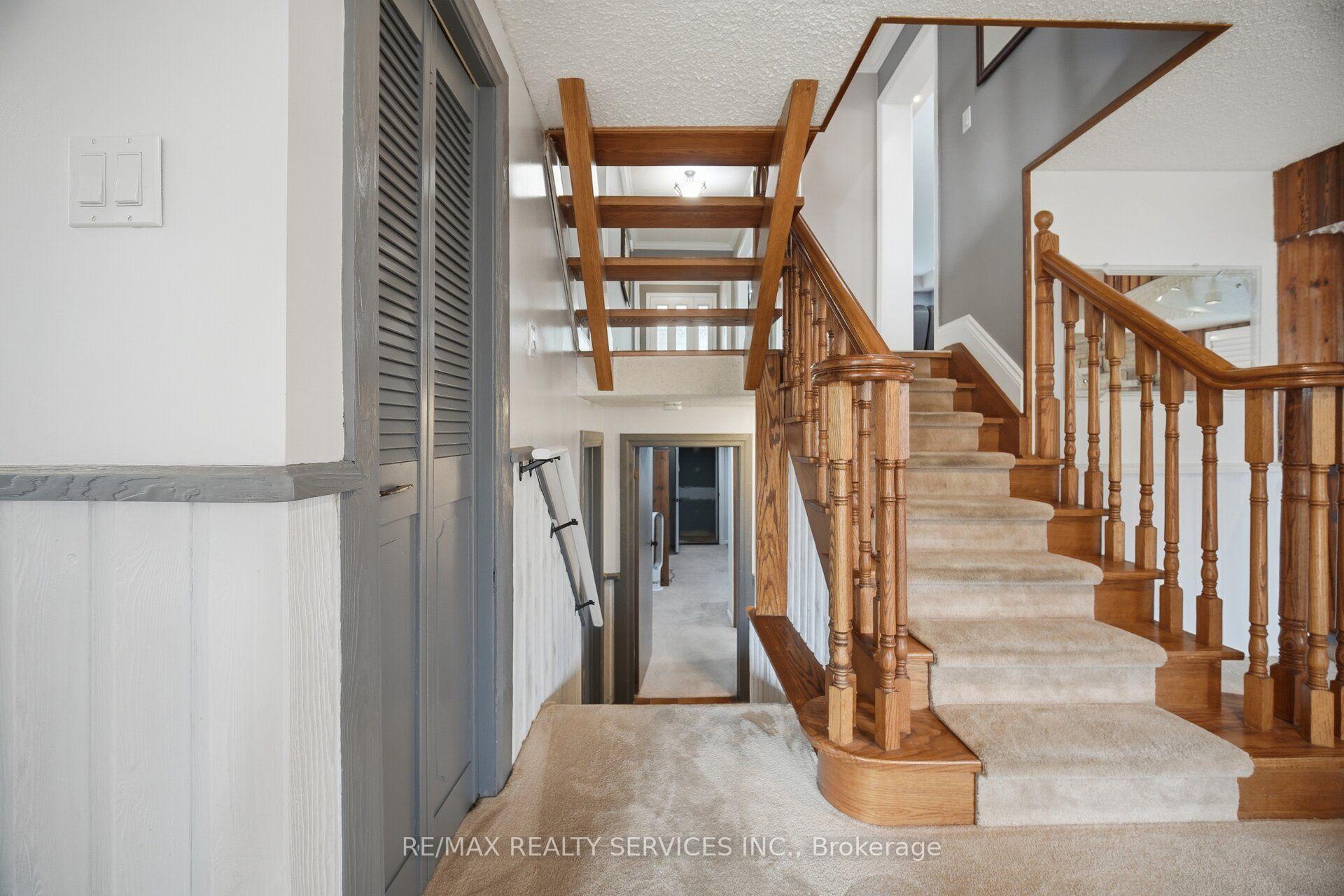 Photo 28 of 20 Malcolm Crescent, Brampton, Central Park — HOMEH