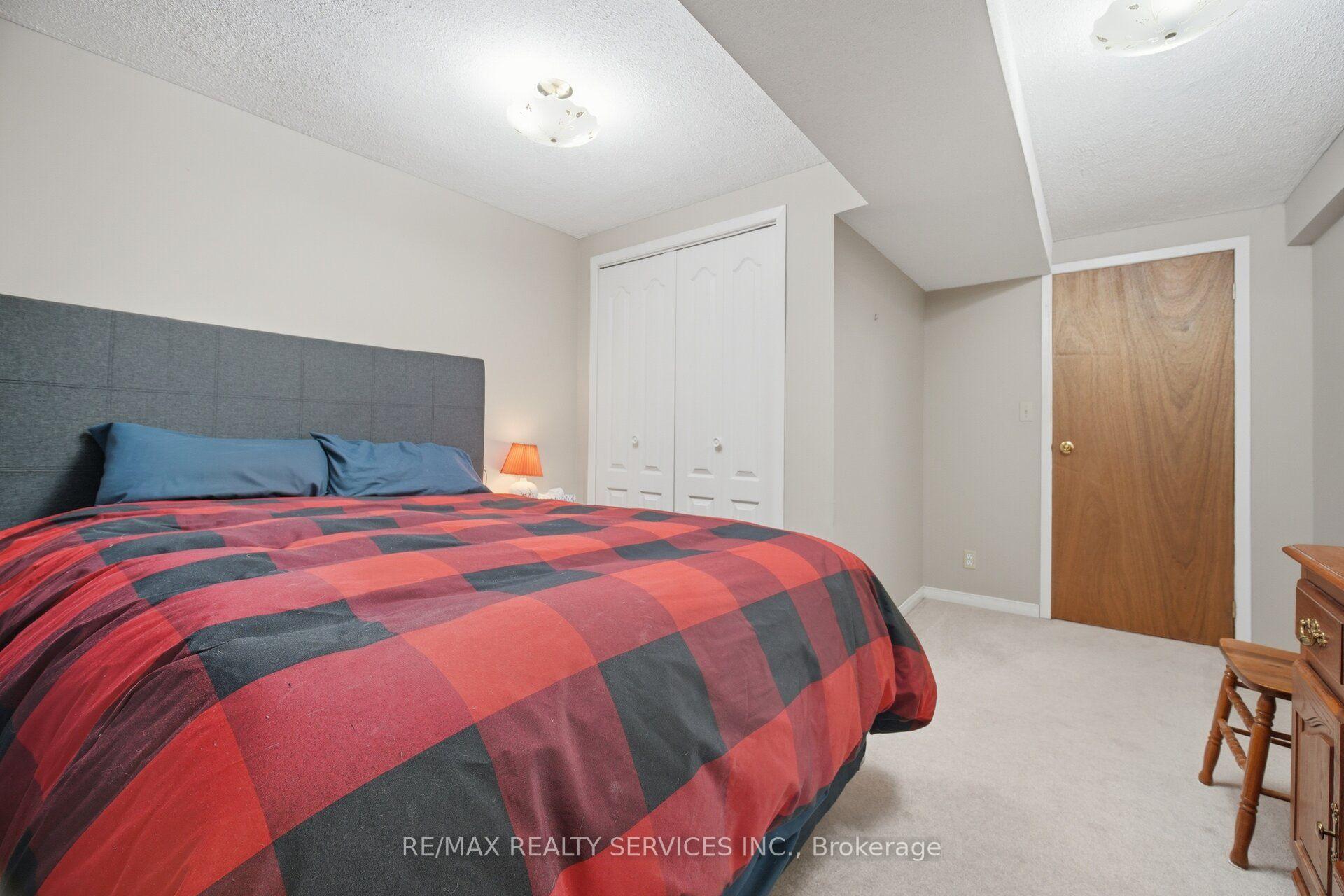 Photo 31 of 20 Malcolm Crescent, Brampton, Central Park — HOMEH