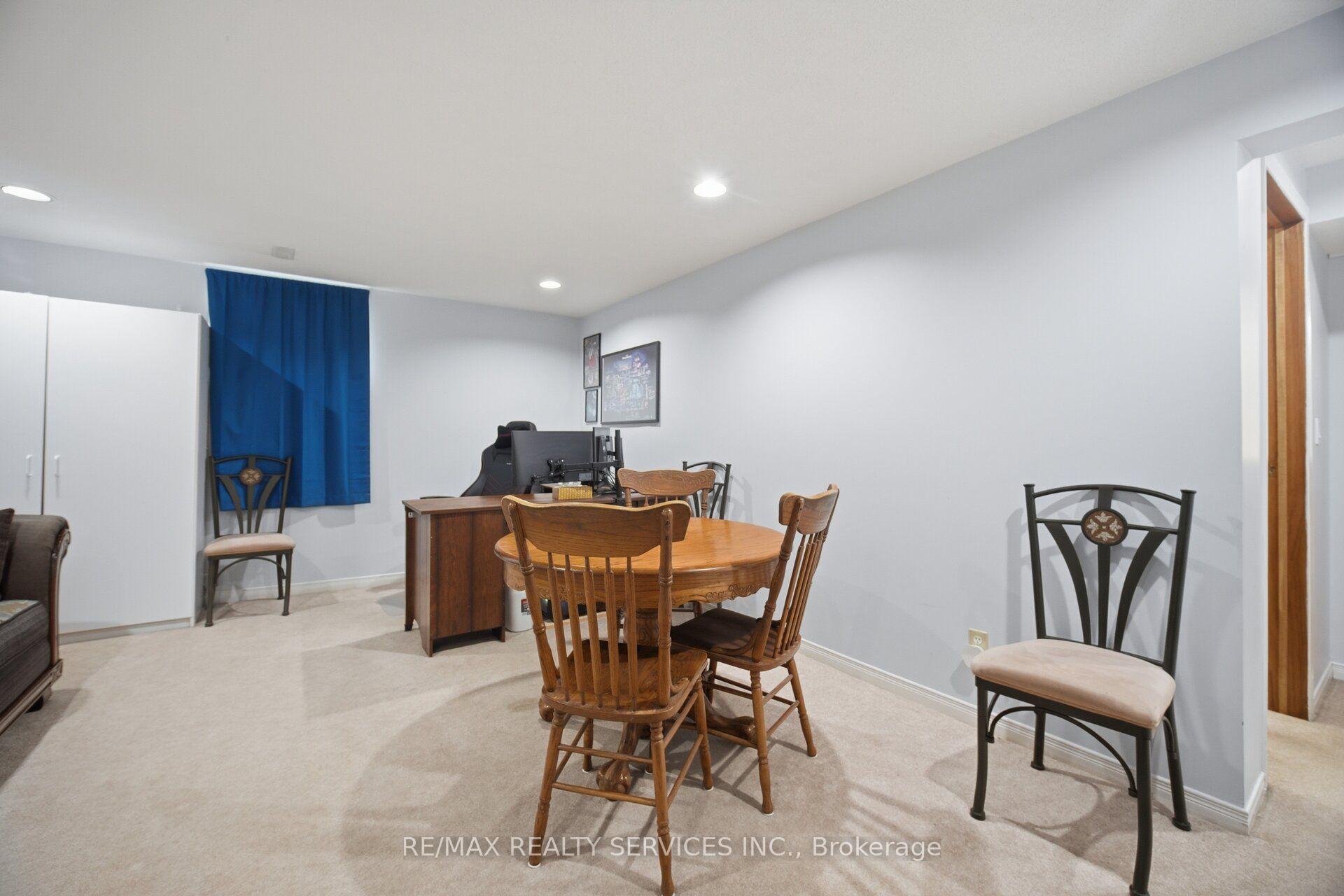 Photo 33 of 20 Malcolm Crescent, Brampton, Central Park — HOMEH