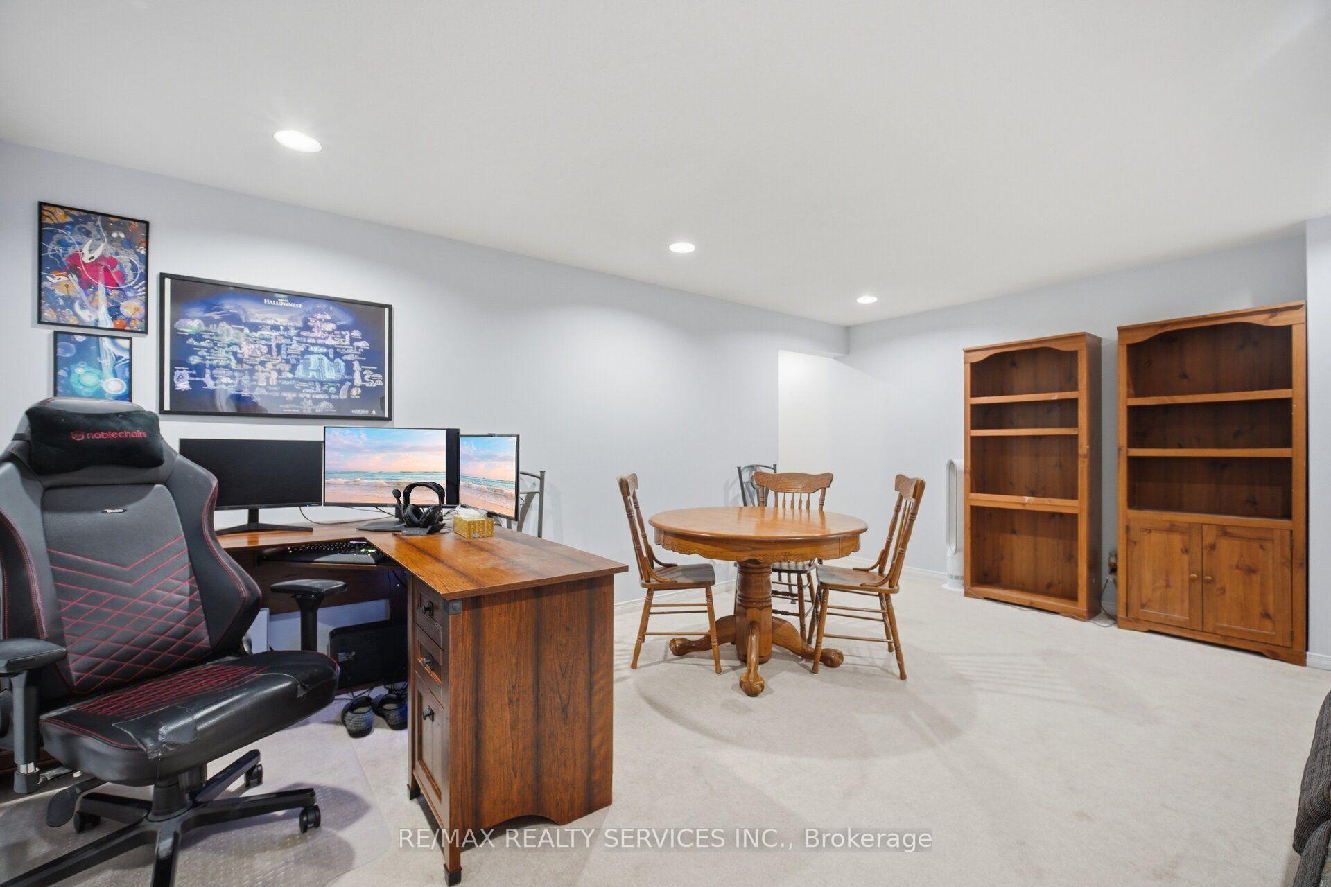 Photo 34 of 20 Malcolm Crescent, Brampton, Central Park — HOMEH