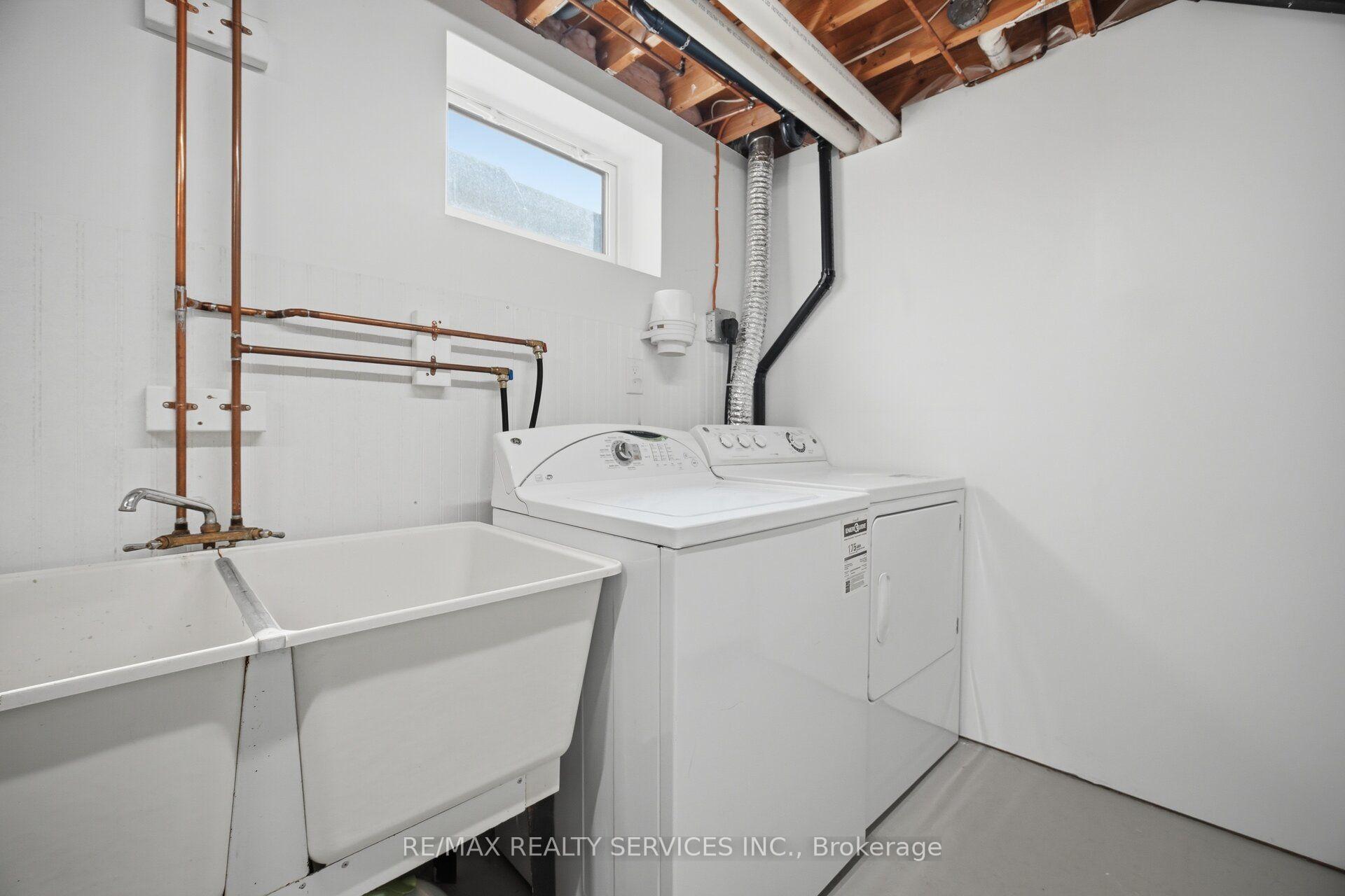 Photo 38 of 20 Malcolm Crescent, Brampton, Central Park — HOMEH