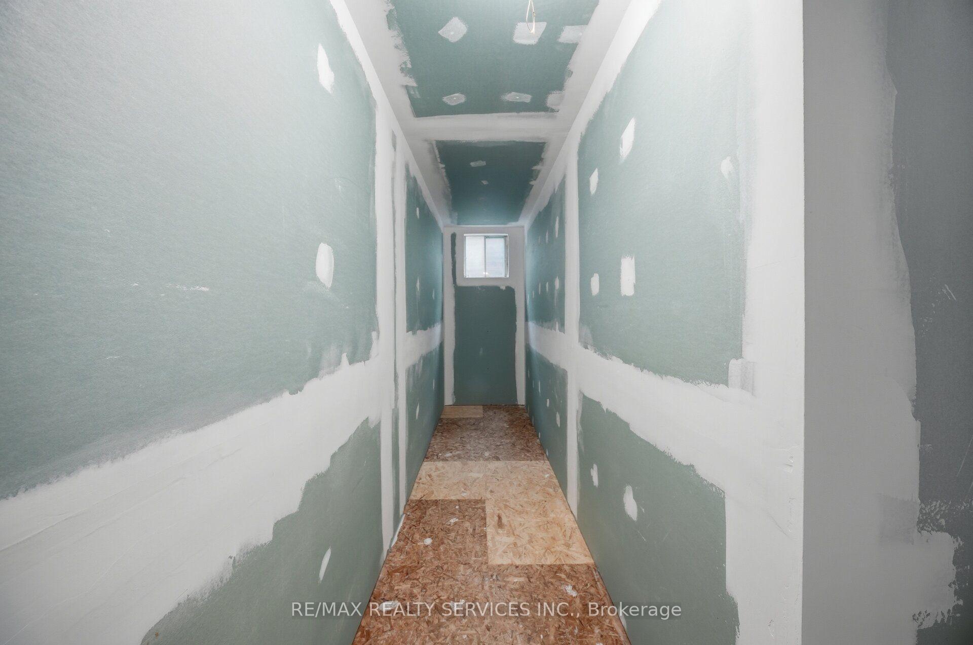 Photo 39 of 20 Malcolm Crescent, Brampton, Central Park — HOMEH