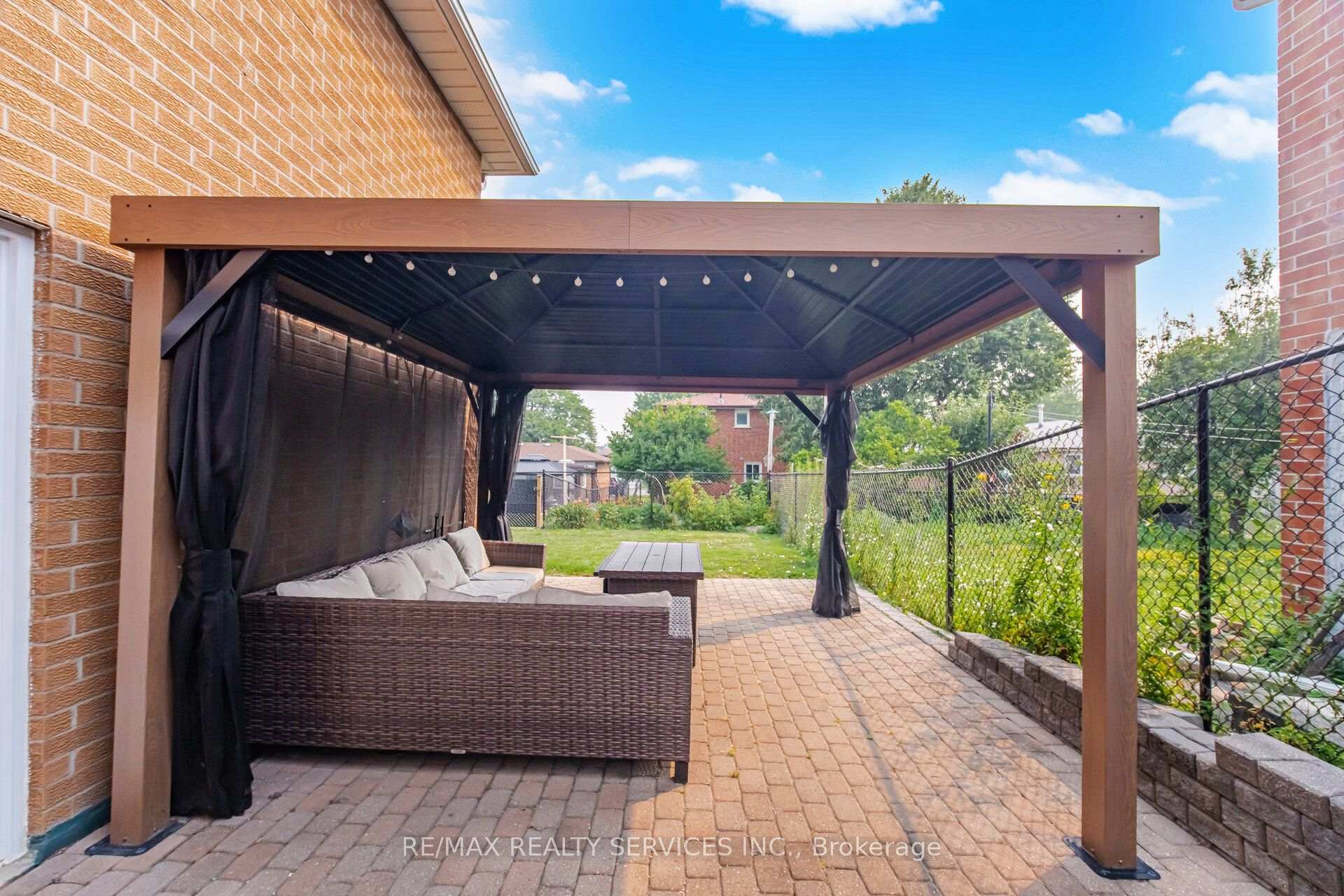 Photo 42 of 20 Malcolm Crescent, Brampton, Central Park — HOMEH