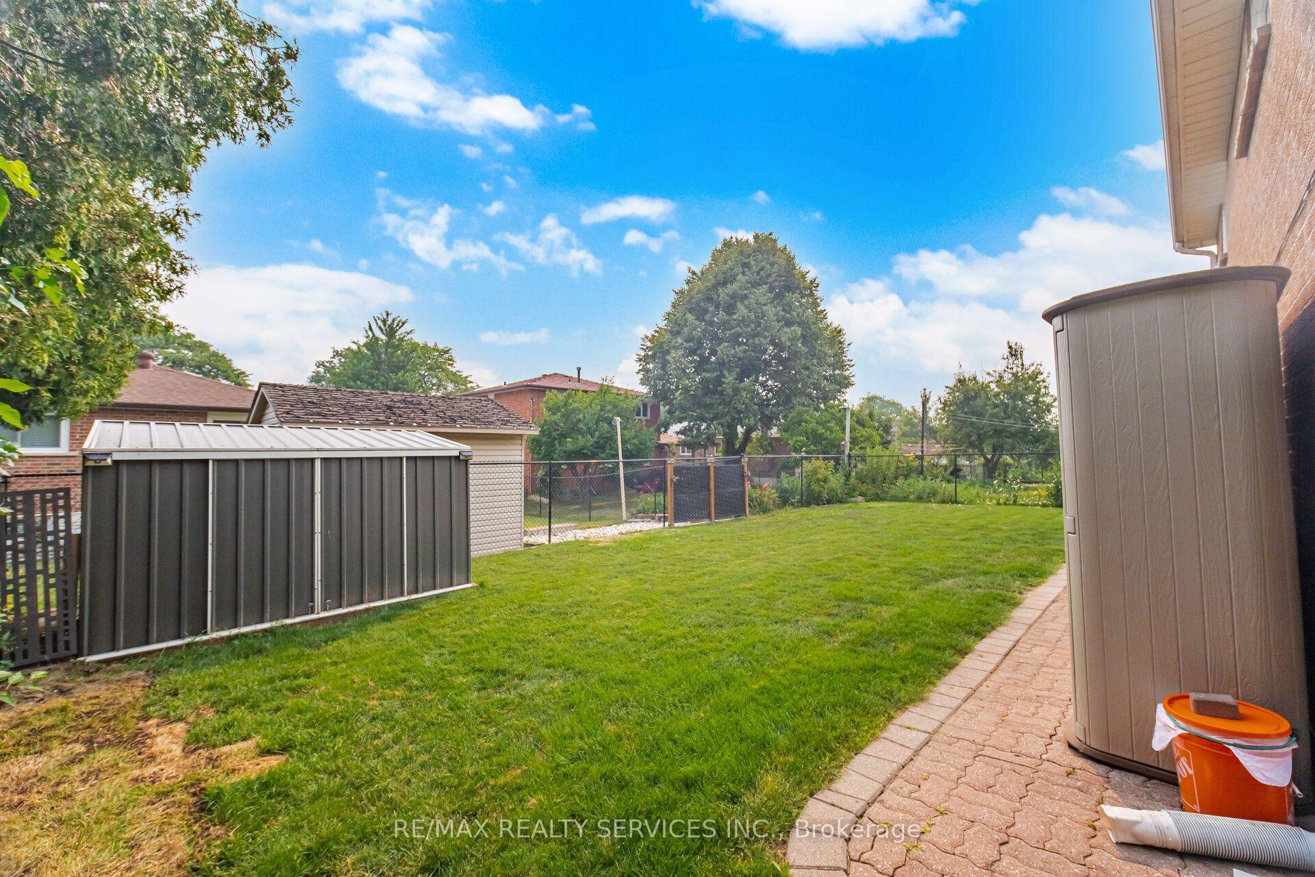 Photo 48 of 20 Malcolm Crescent, Brampton, Central Park — HOMEH