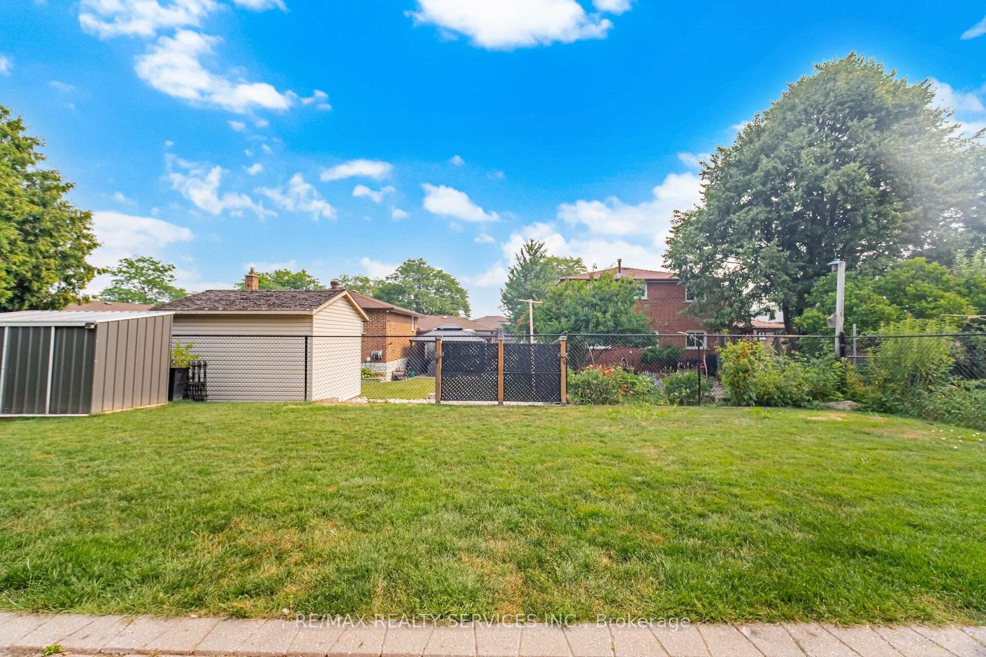 Photo 50 of 20 Malcolm Crescent, Brampton, Central Park — HOMEH