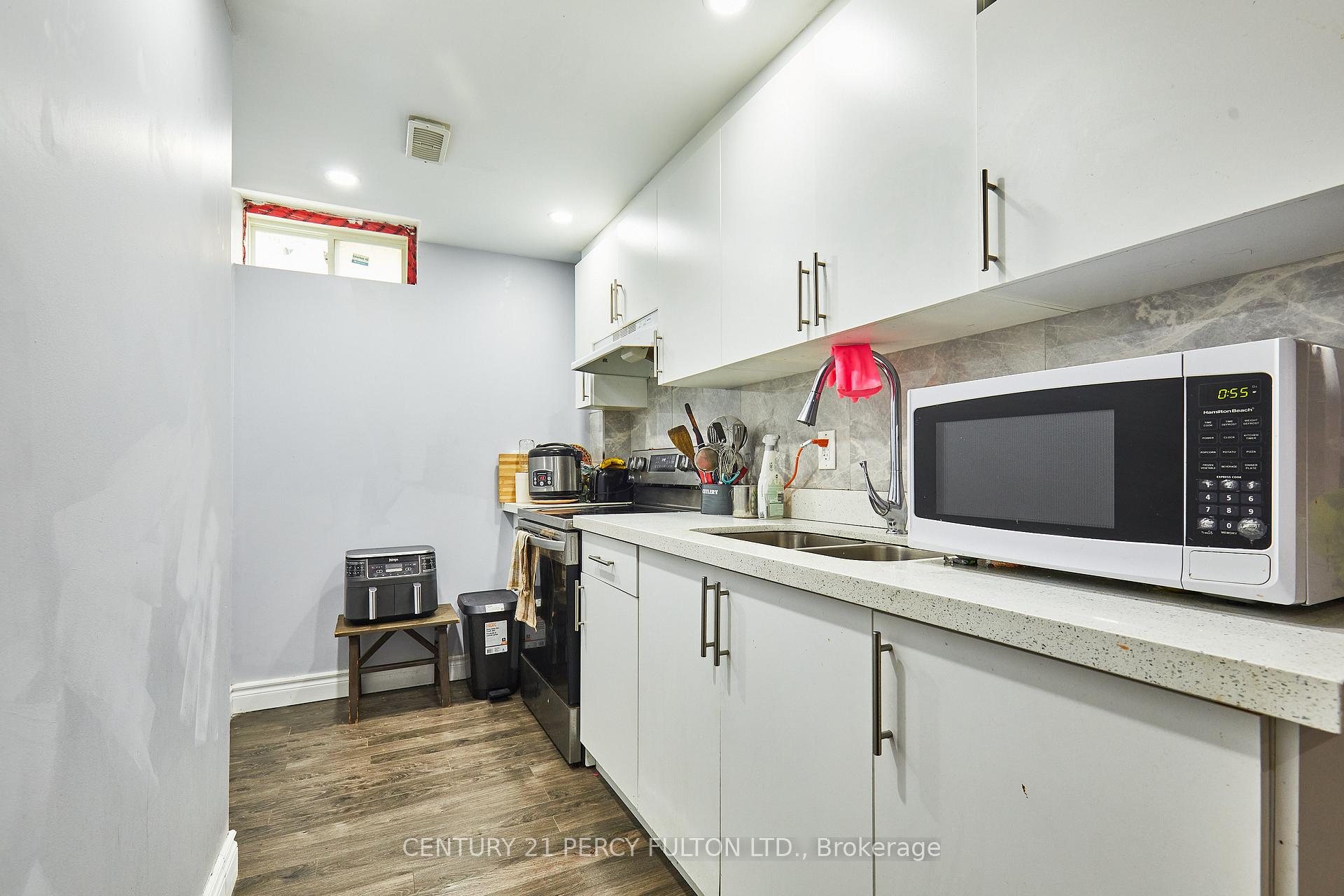 Photo 7 of 91 Laprade Square, Clarington, Bowmanville — HOMEH