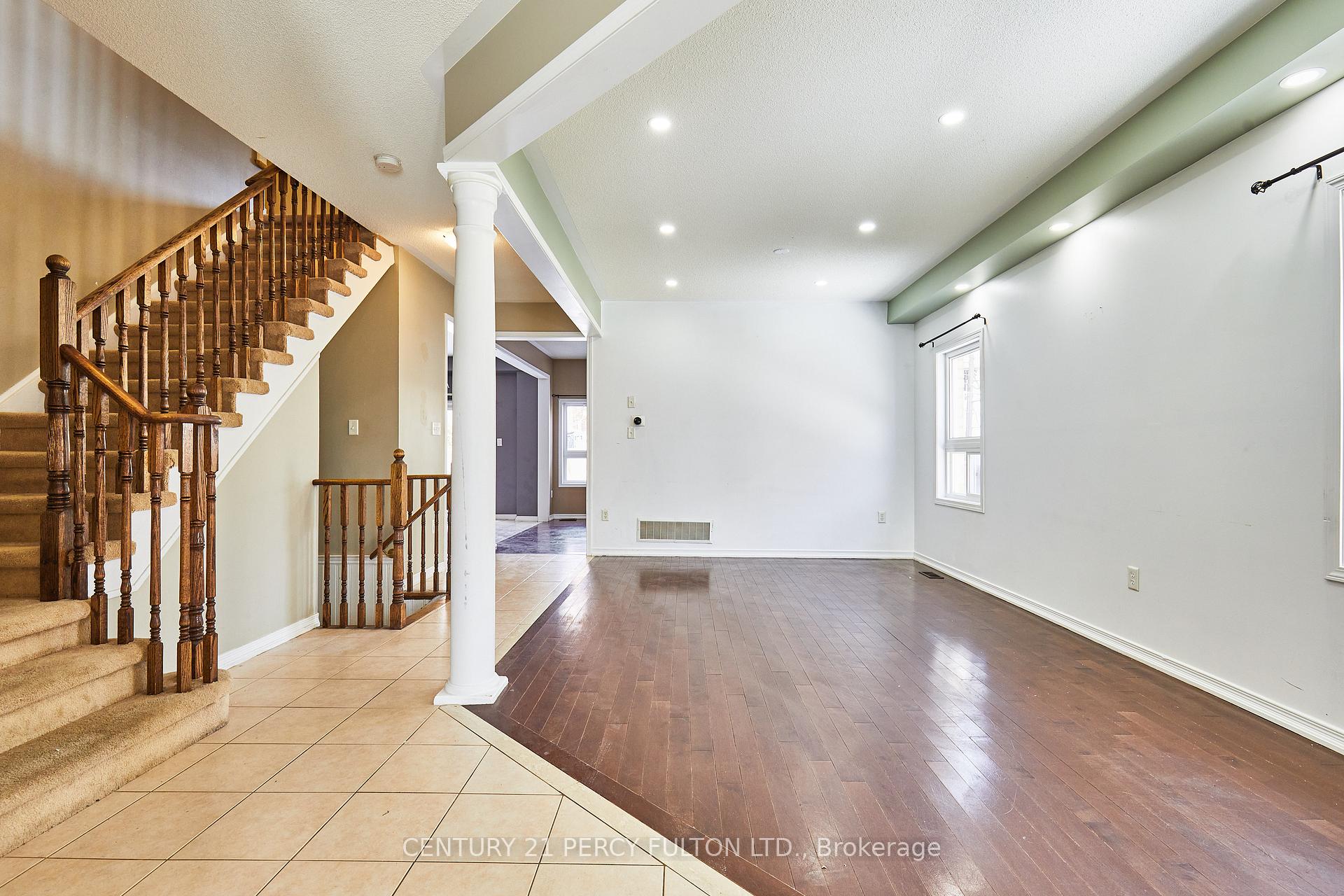 Photo 11 of 91 Laprade Square, Clarington, Bowmanville — HOMEH