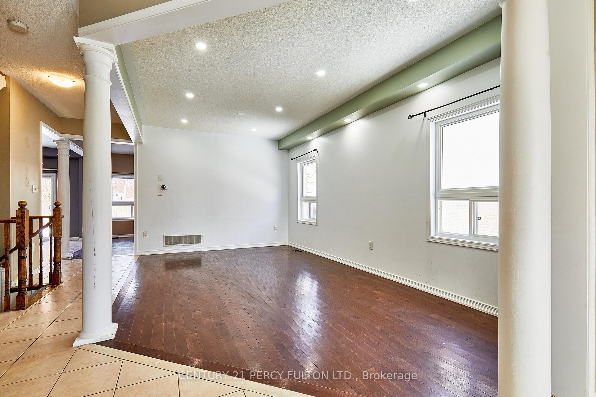 Photo 12 of 91 Laprade Square, Clarington, Bowmanville — HOMEH