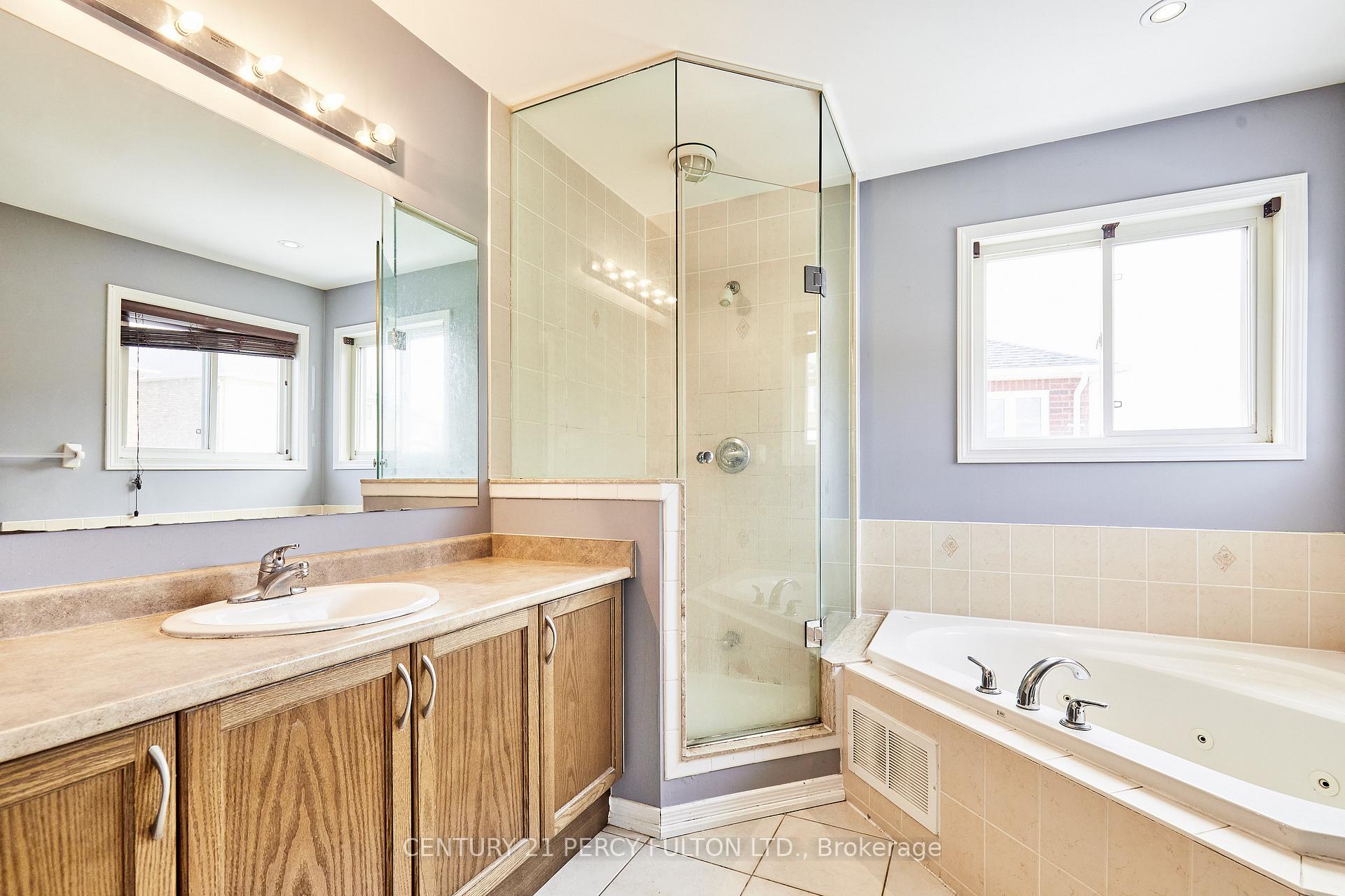 Photo 28 of 91 Laprade Square, Clarington, Bowmanville — HOMEH