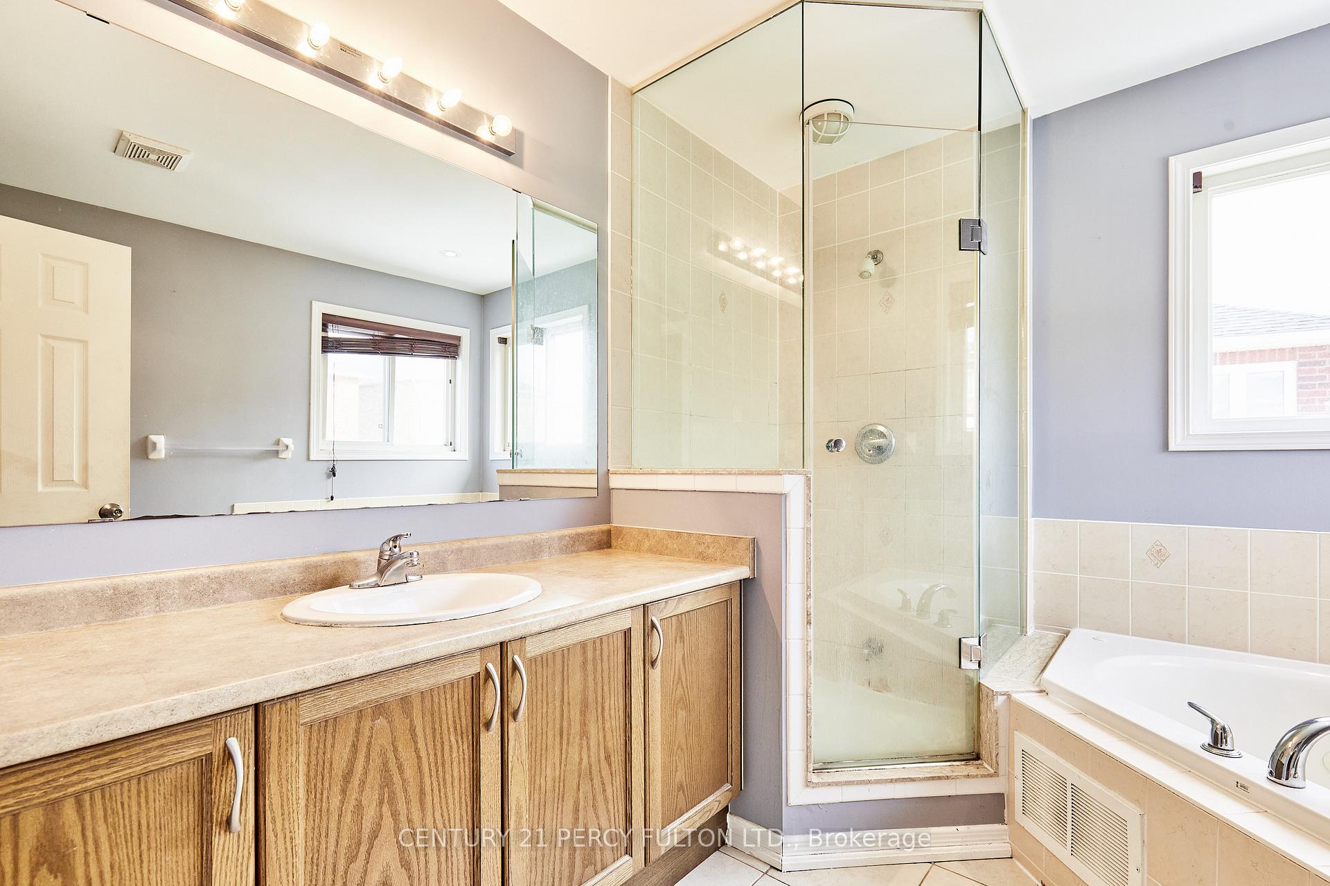 Photo 29 of 91 Laprade Square, Clarington, Bowmanville — HOMEH