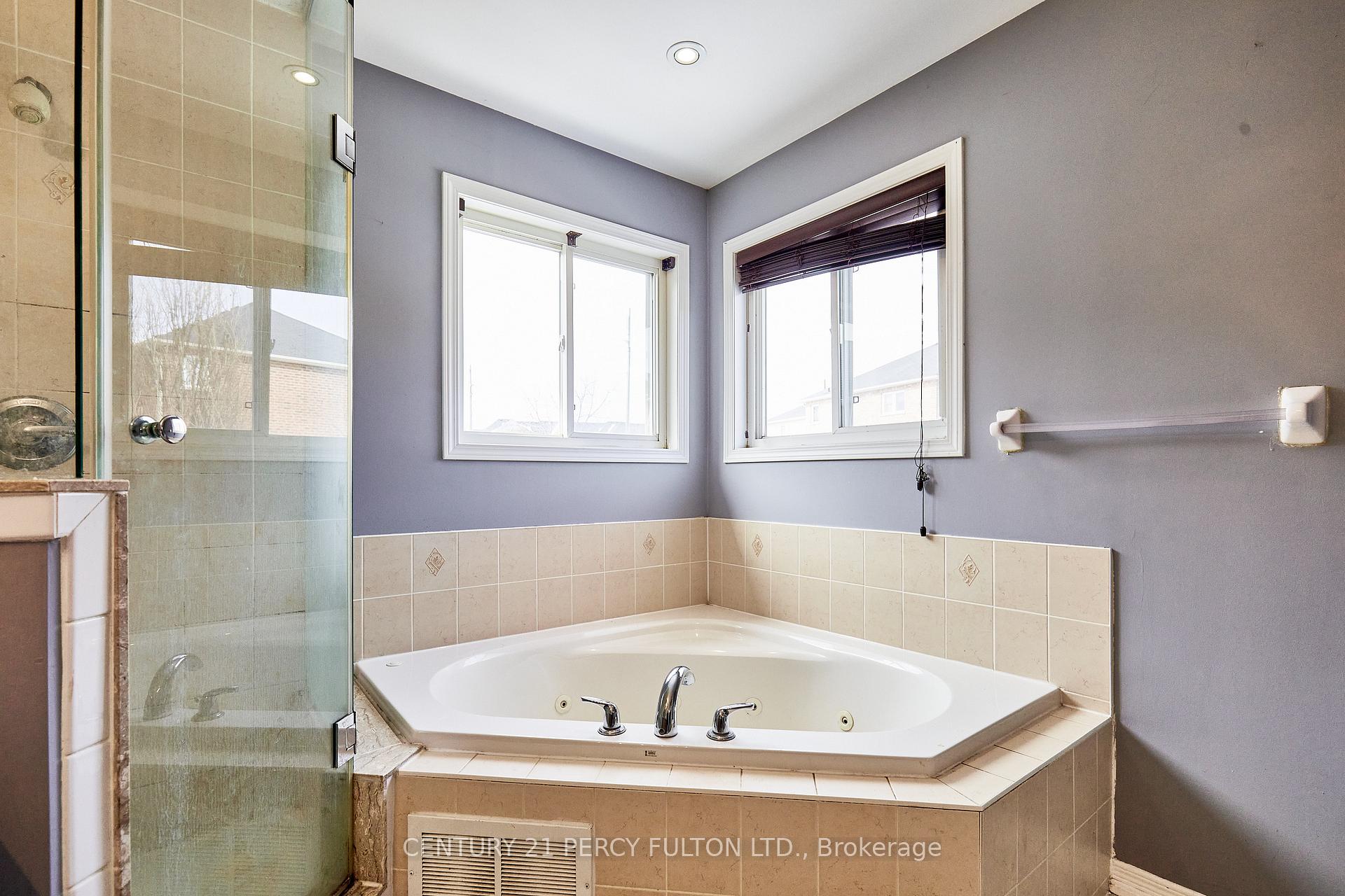 Photo 30 of 91 Laprade Square, Clarington, Bowmanville — HOMEH
