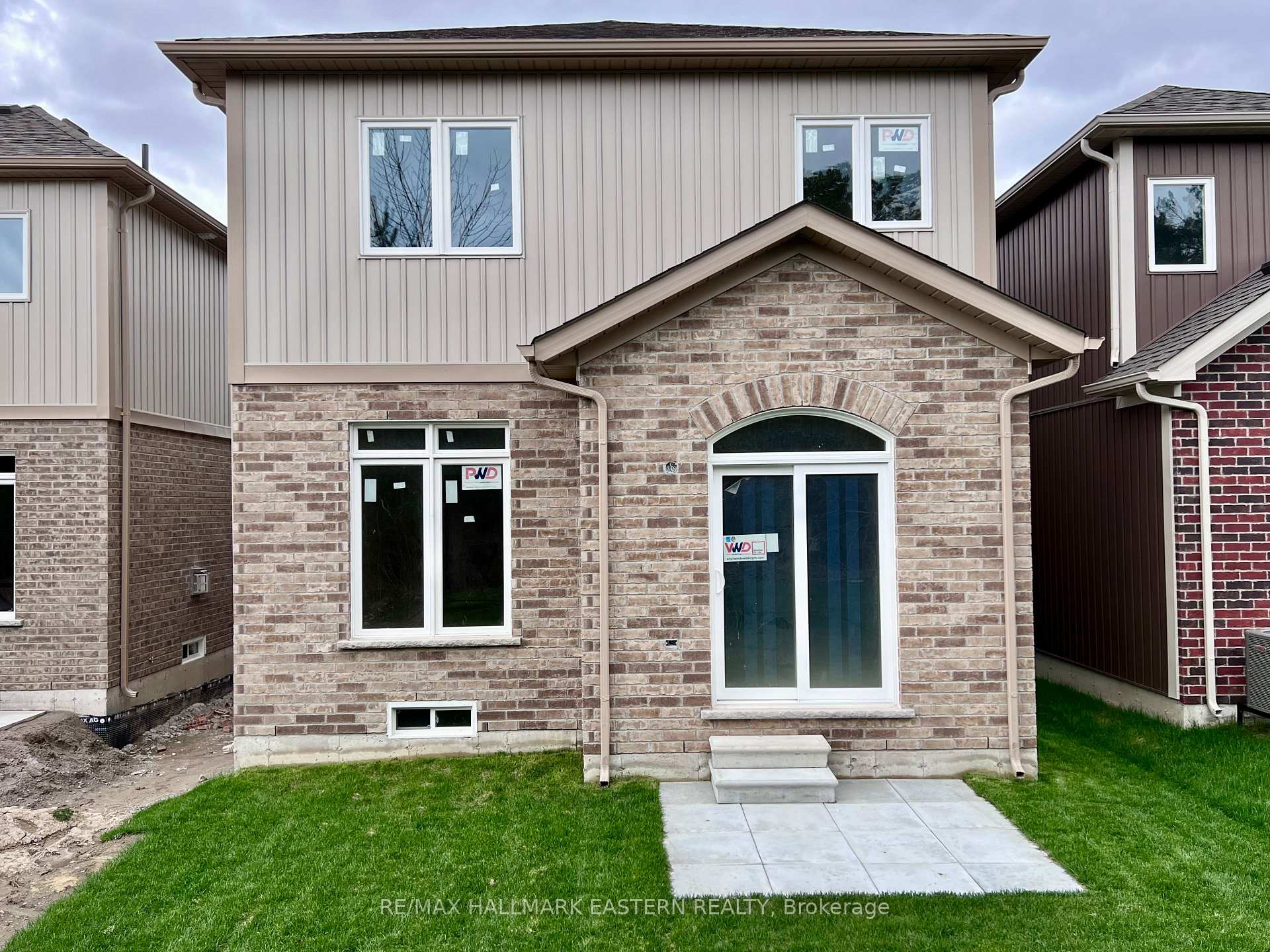 Photo 3 of 30 Coldbrook Drive, Cavan Monaghan, Millbrook Village — HOMEH