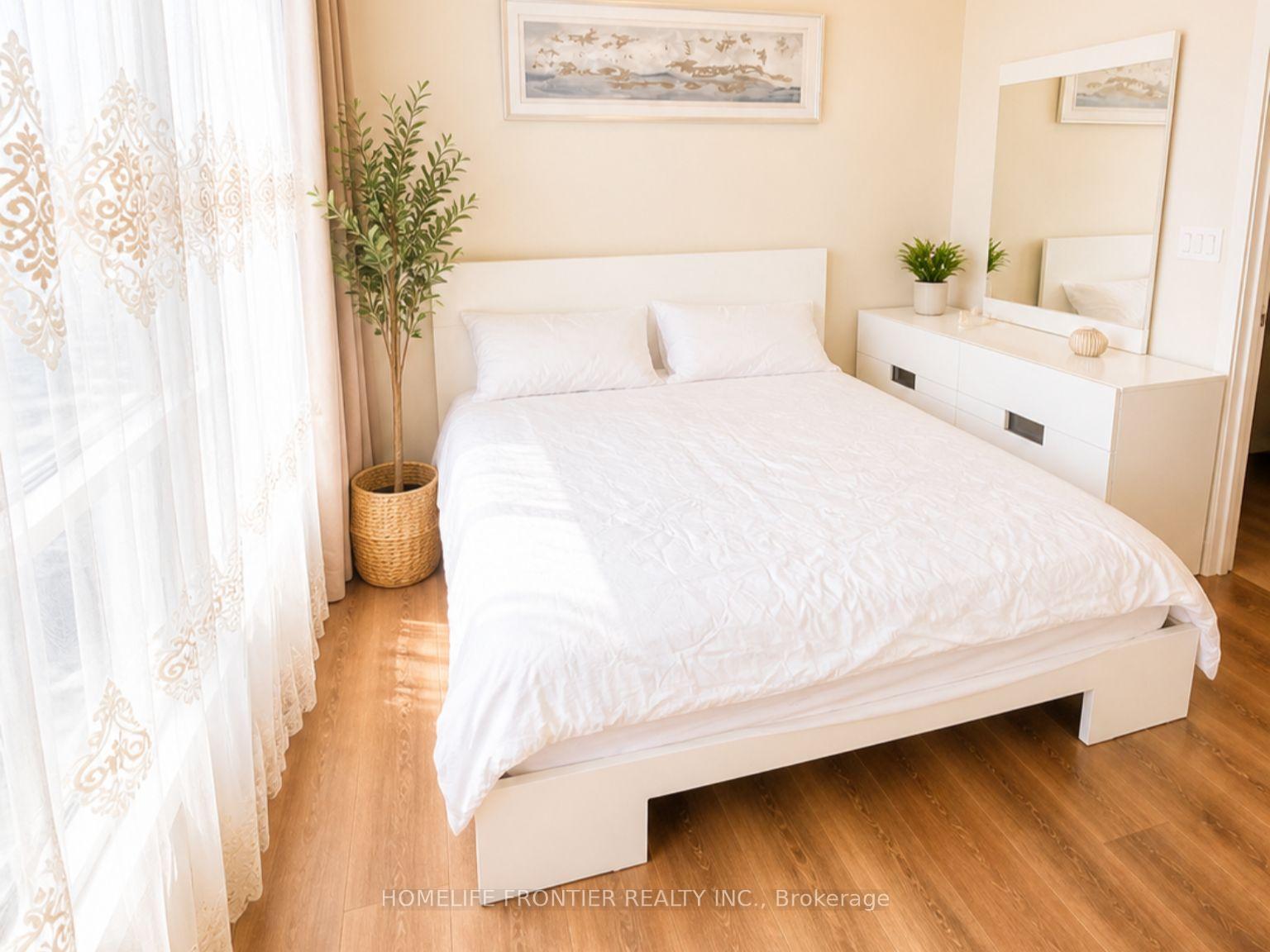 Photo 9 of Unit 702, 3600 Highway 7 SW, Vaughan, Vaughan Corporate Centre — HOMEH