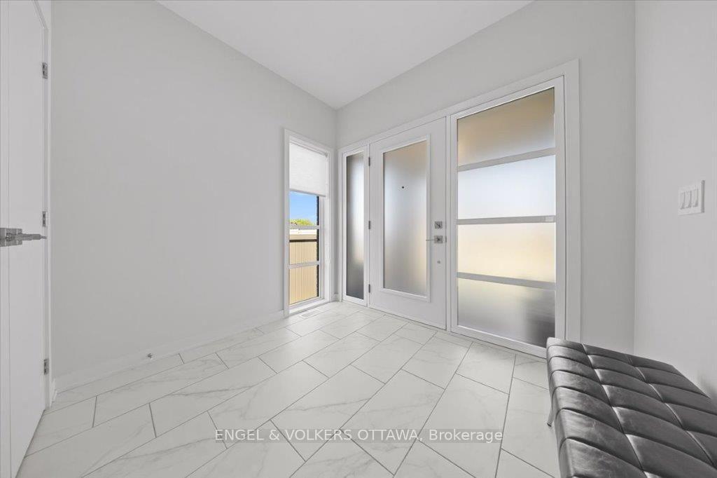 Photo 3 of 699 Honeydew Street, Ottawa, Riverside South/Gloucester Glen — HOMEH