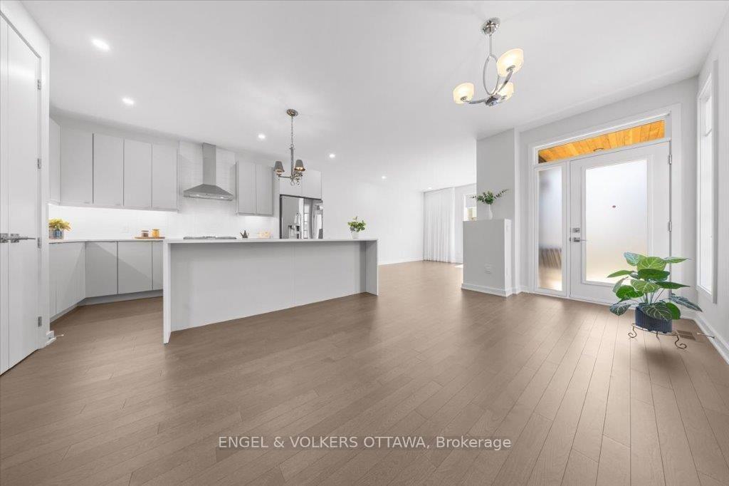 Photo 7 of 699 Honeydew Street, Ottawa, Riverside South/Gloucester Glen — HOMEH