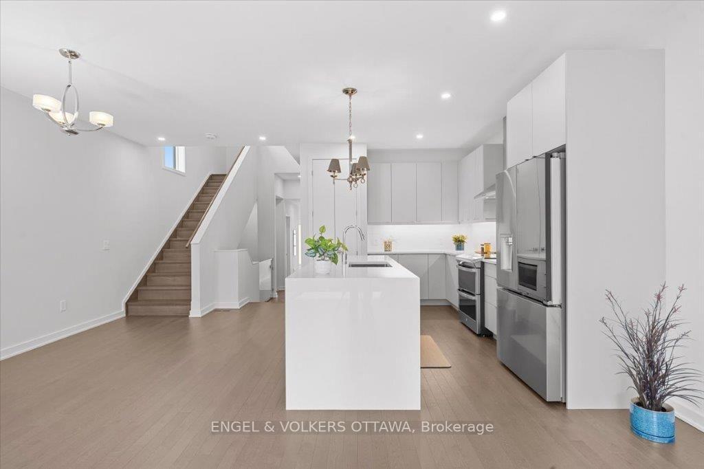 Photo 8 of 699 Honeydew Street, Ottawa, Riverside South/Gloucester Glen — HOMEH