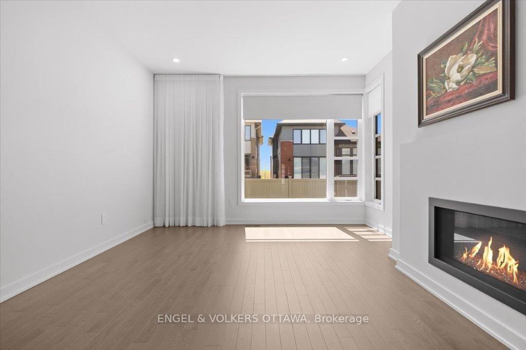 Photo 12 of 699 Honeydew Street, Ottawa, Riverside South/Gloucester Glen — HOMEH