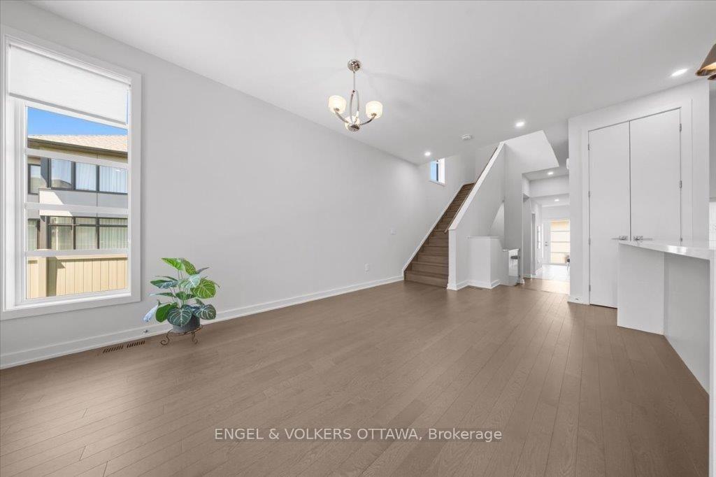 Photo 14 of 699 Honeydew Street, Ottawa, Riverside South/Gloucester Glen — HOMEH
