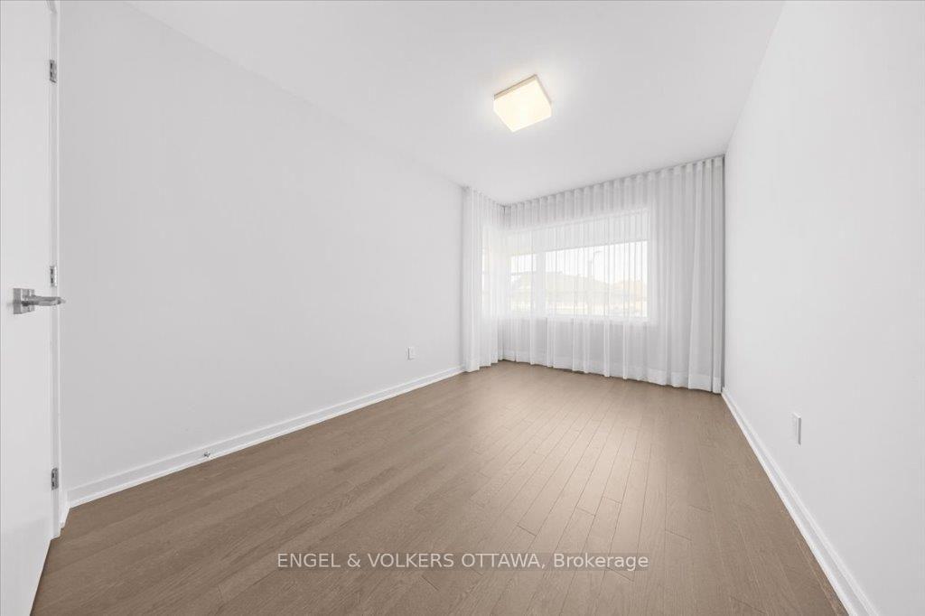 Photo 24 of 699 Honeydew Street, Ottawa, Riverside South/Gloucester Glen — HOMEH