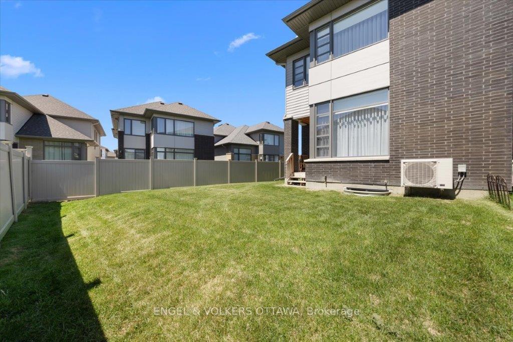 Photo 32 of 699 Honeydew Street, Ottawa, Riverside South/Gloucester Glen — HOMEH