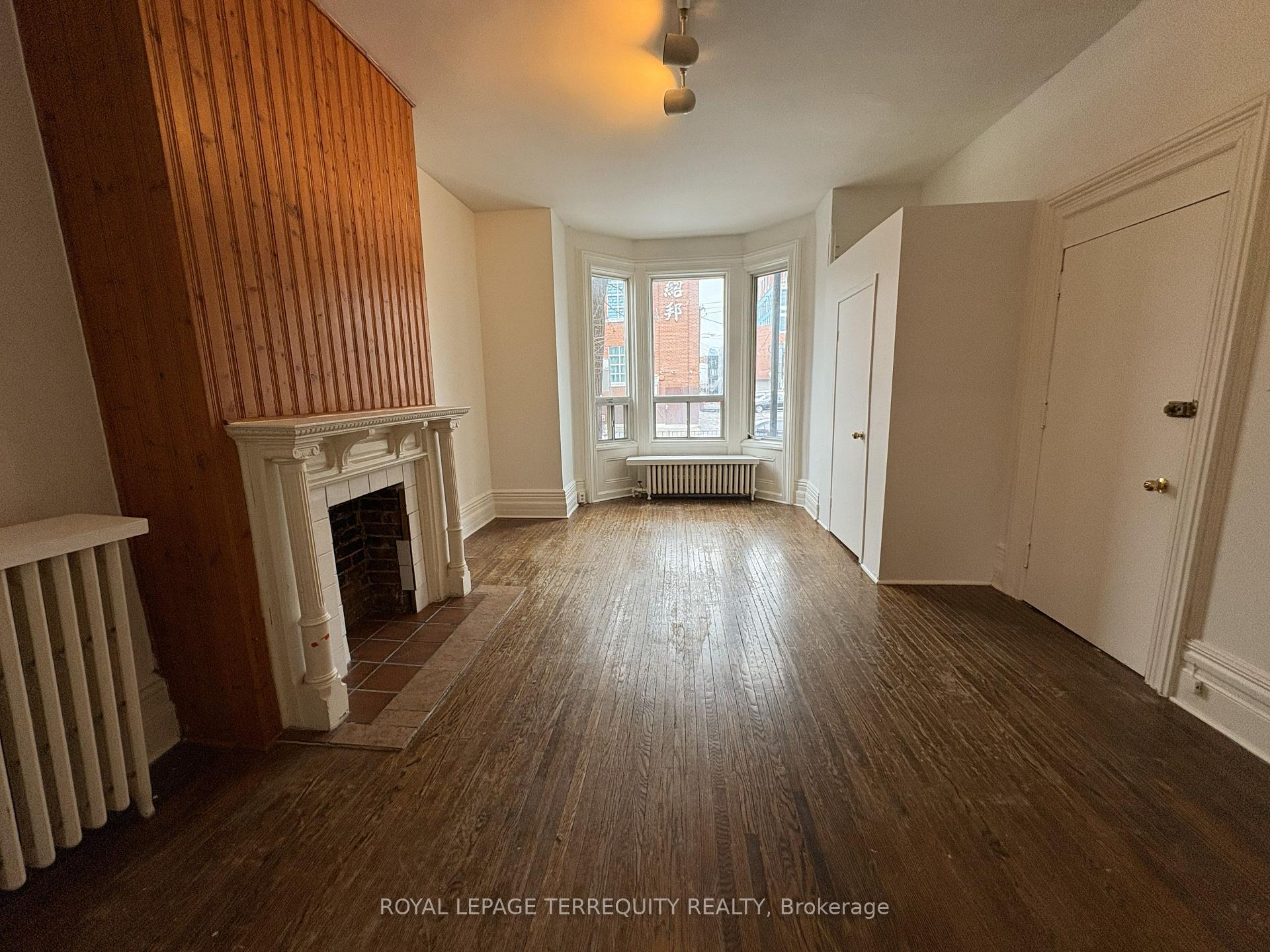 Photo 2 of Unit 101, 124 Baldwin Street, Toronto, Kensington-Chinatown — HOMEH