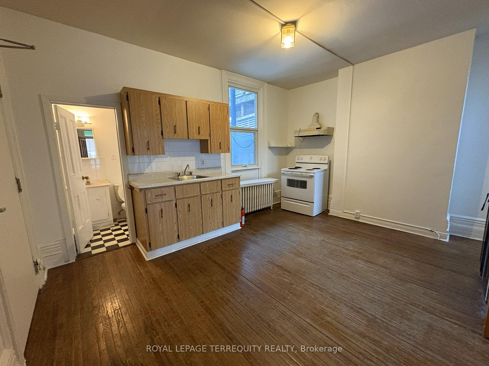 Photo 3 of Unit 101, 124 Baldwin Street, Toronto, Kensington-Chinatown — HOMEH