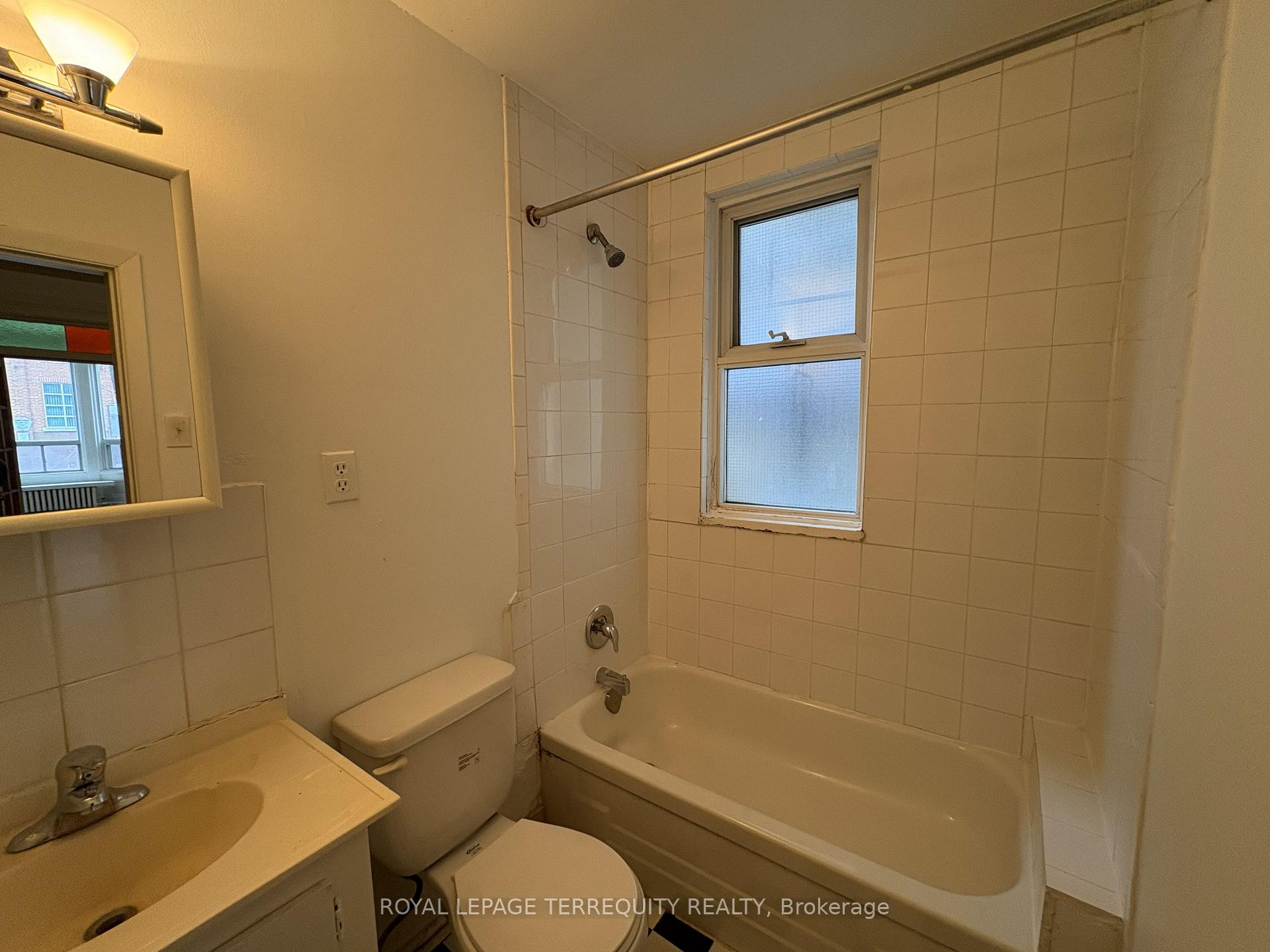 Photo 7 of Unit 101, 124 Baldwin Street, Toronto, Kensington-Chinatown — HOMEH