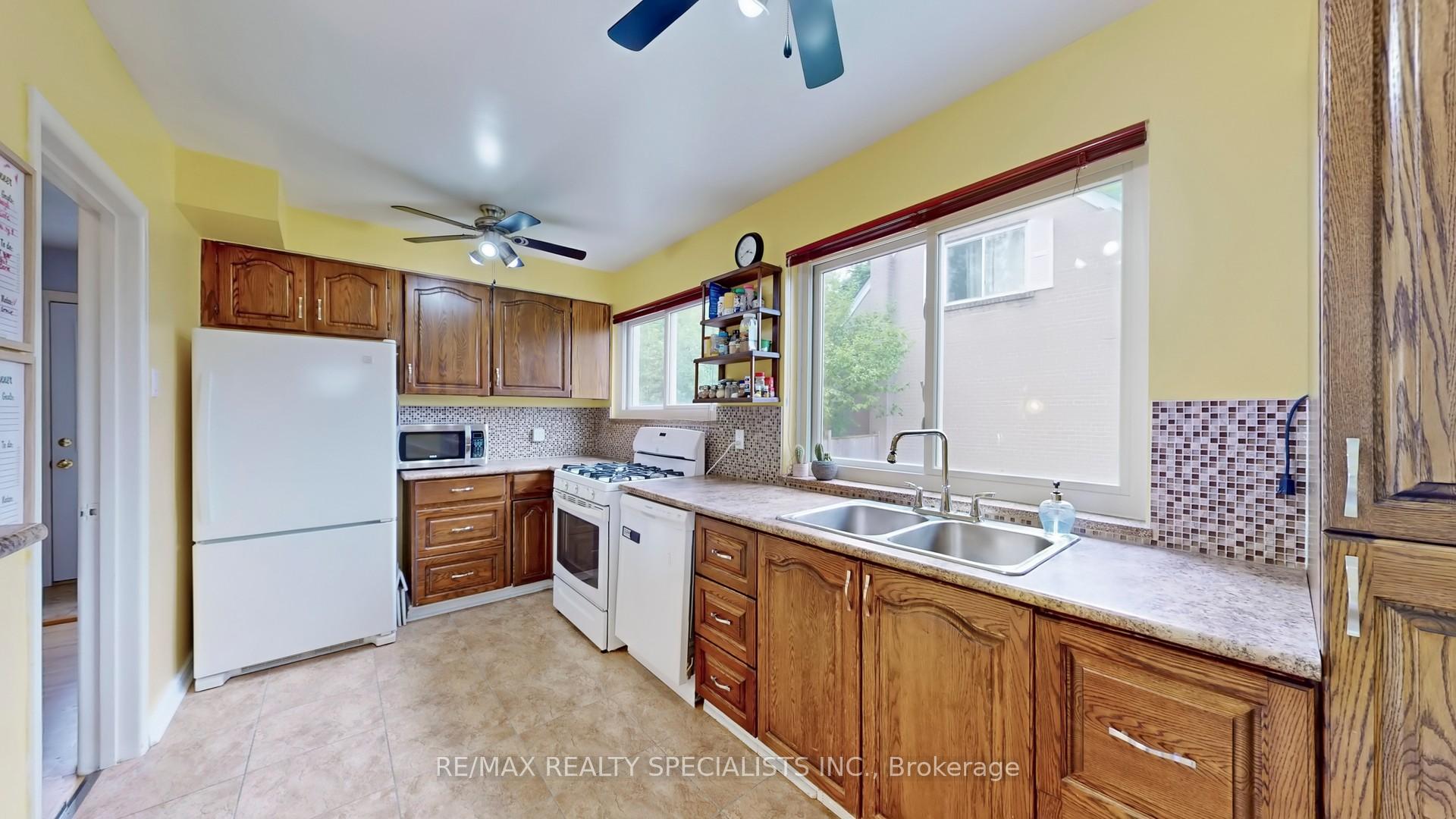 Photo 7 of 3392 Sonja Road, Mississauga, Malton — HOMEH