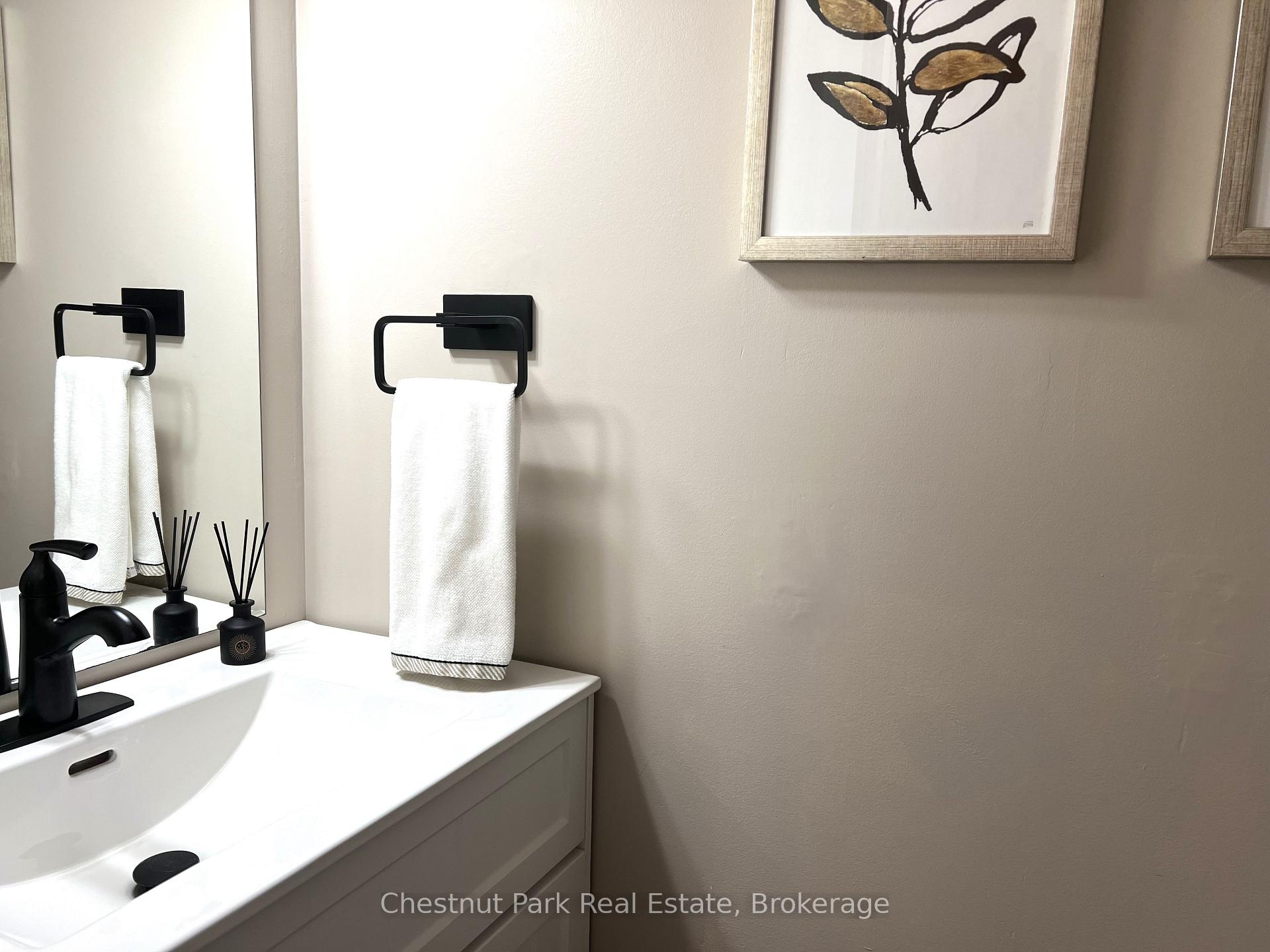 Photo 12 of 550 Oxbow Crescent, Collingwood — HOMEH