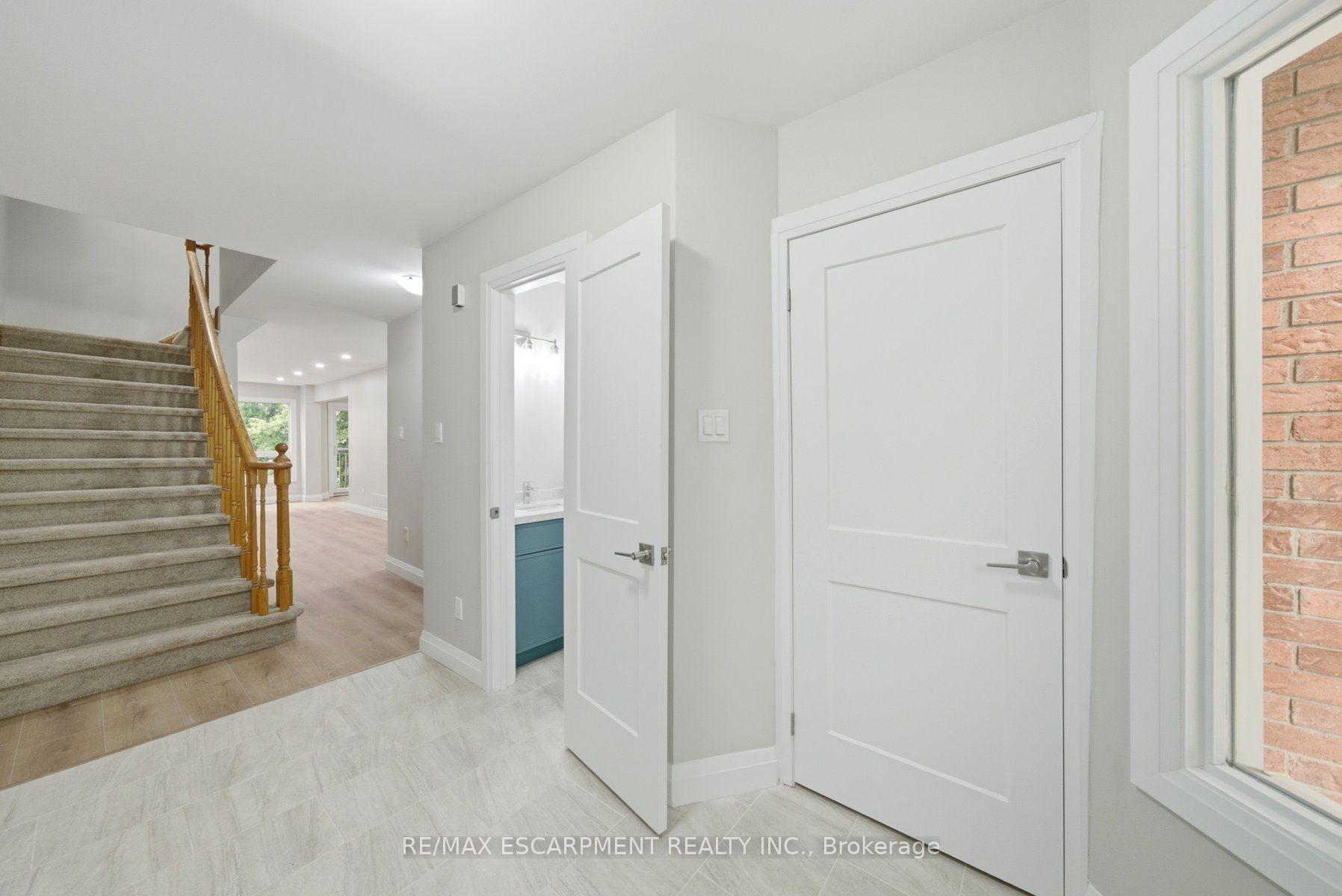 Photo 3 of Unit 2, 2155 Duncaster Drive, Burlington, Brant Hills — HOMEH