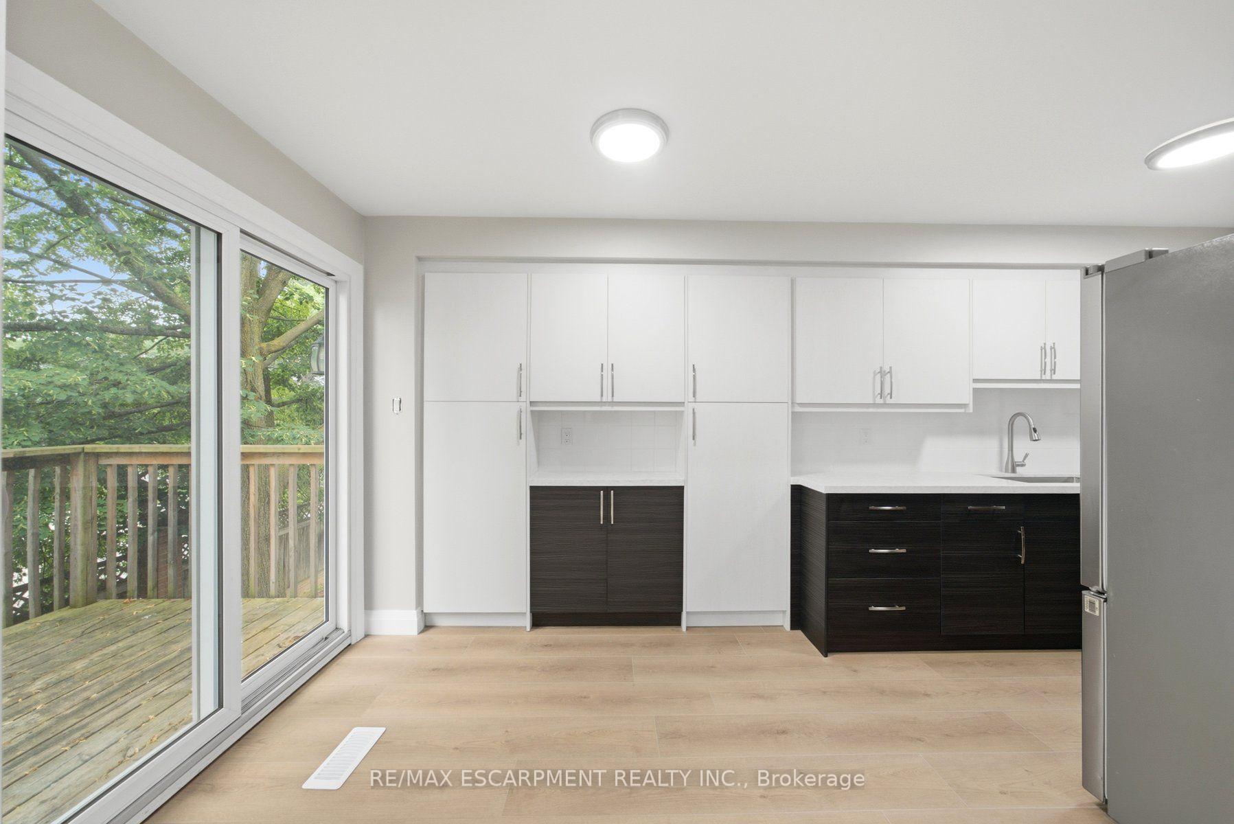 Photo 17 of Unit 2, 2155 Duncaster Drive, Burlington, Brant Hills — HOMEH