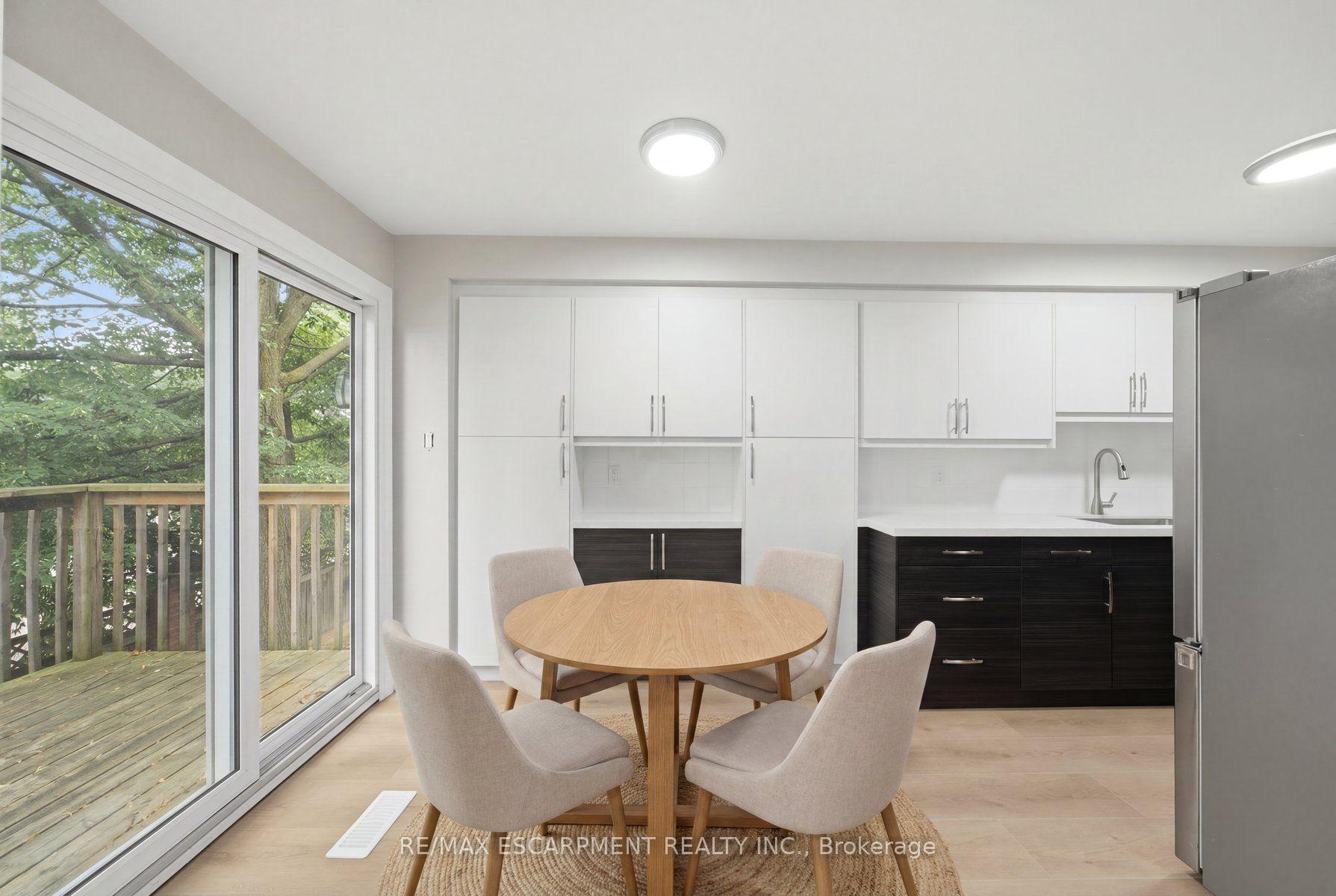 Photo 18 of Unit 2, 2155 Duncaster Drive, Burlington, Brant Hills — HOMEH