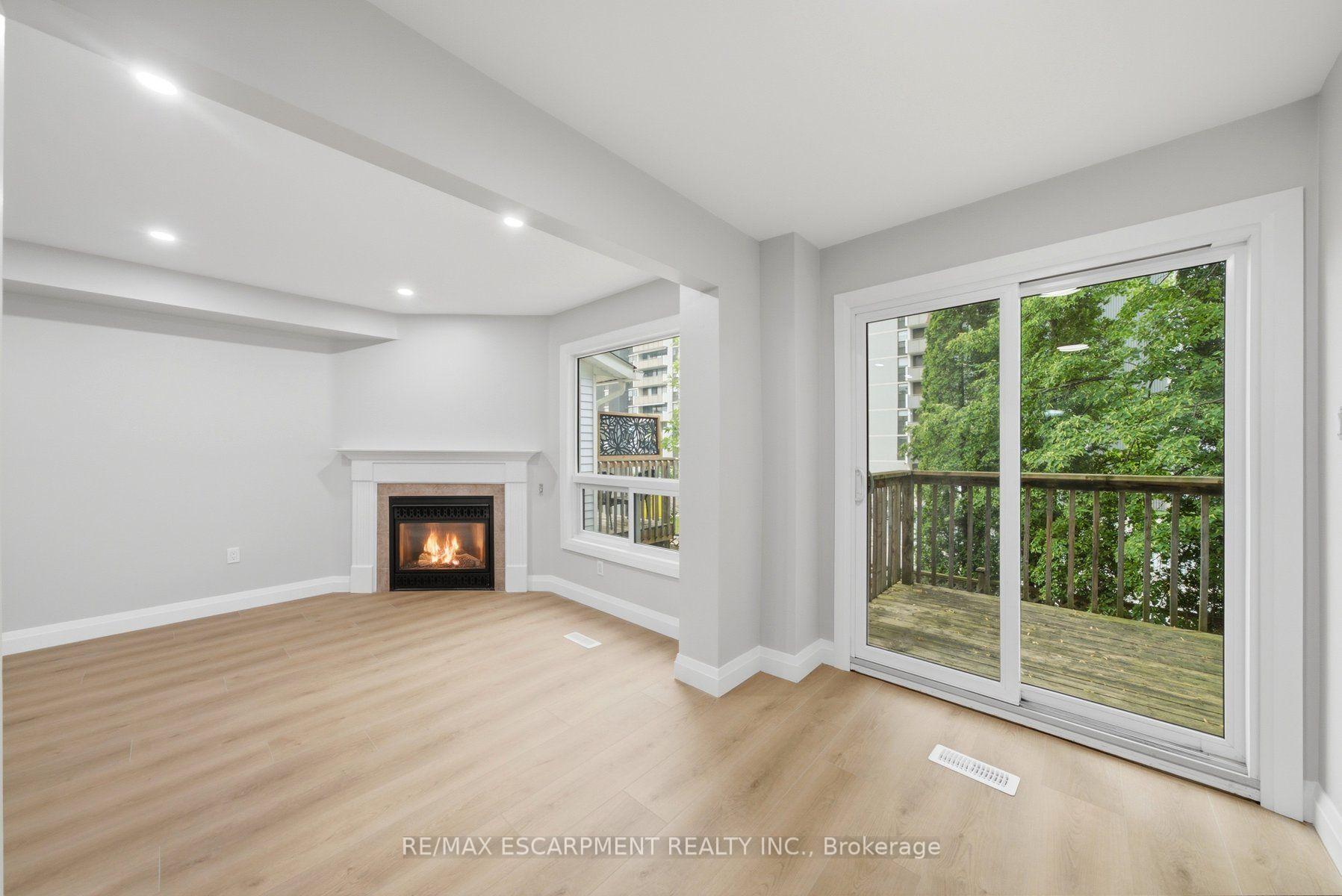 Photo 19 of Unit 2, 2155 Duncaster Drive, Burlington, Brant Hills — HOMEH