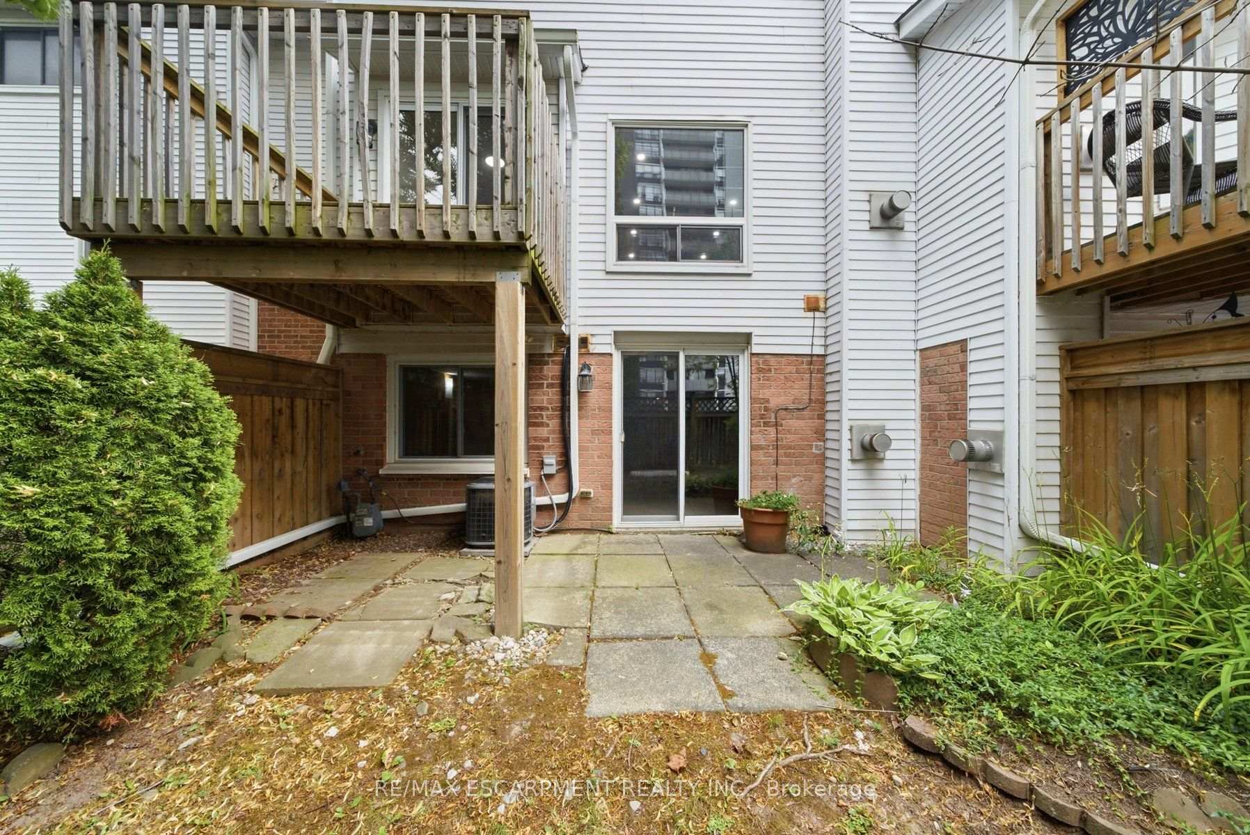 Photo 39 of Unit 2, 2155 Duncaster Drive, Burlington, Brant Hills — HOMEH