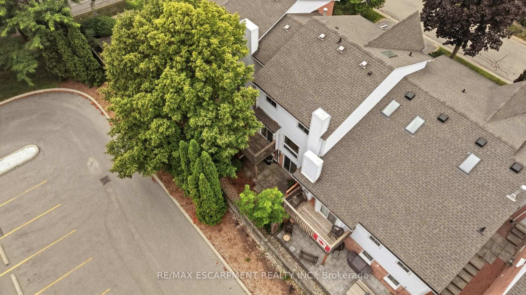 Photo 41 of Unit 2, 2155 Duncaster Drive, Burlington, Brant Hills — HOMEH