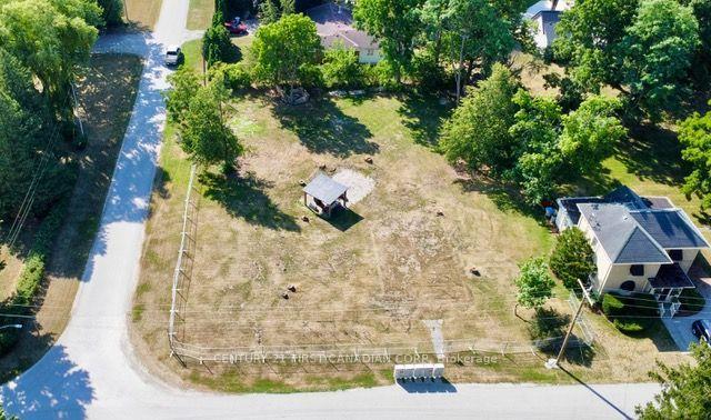 Photo 9 of 4 Park Crescent, Middlesex Centre, Poplar Hill — HOMEH