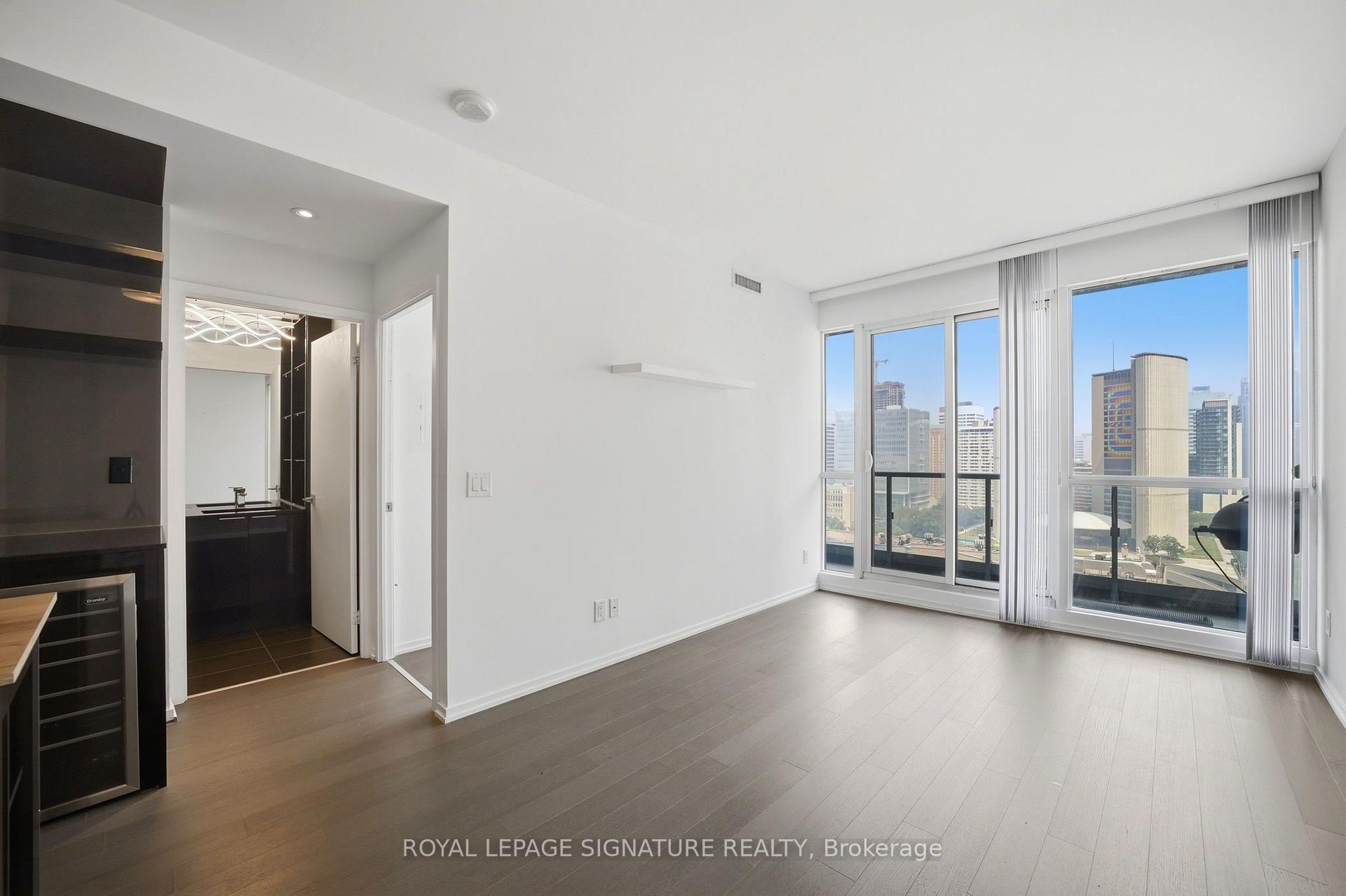 Photo 3 of Unit 1916, 70 Temperance Street, Toronto, Bay Street Corridor — HOMEH