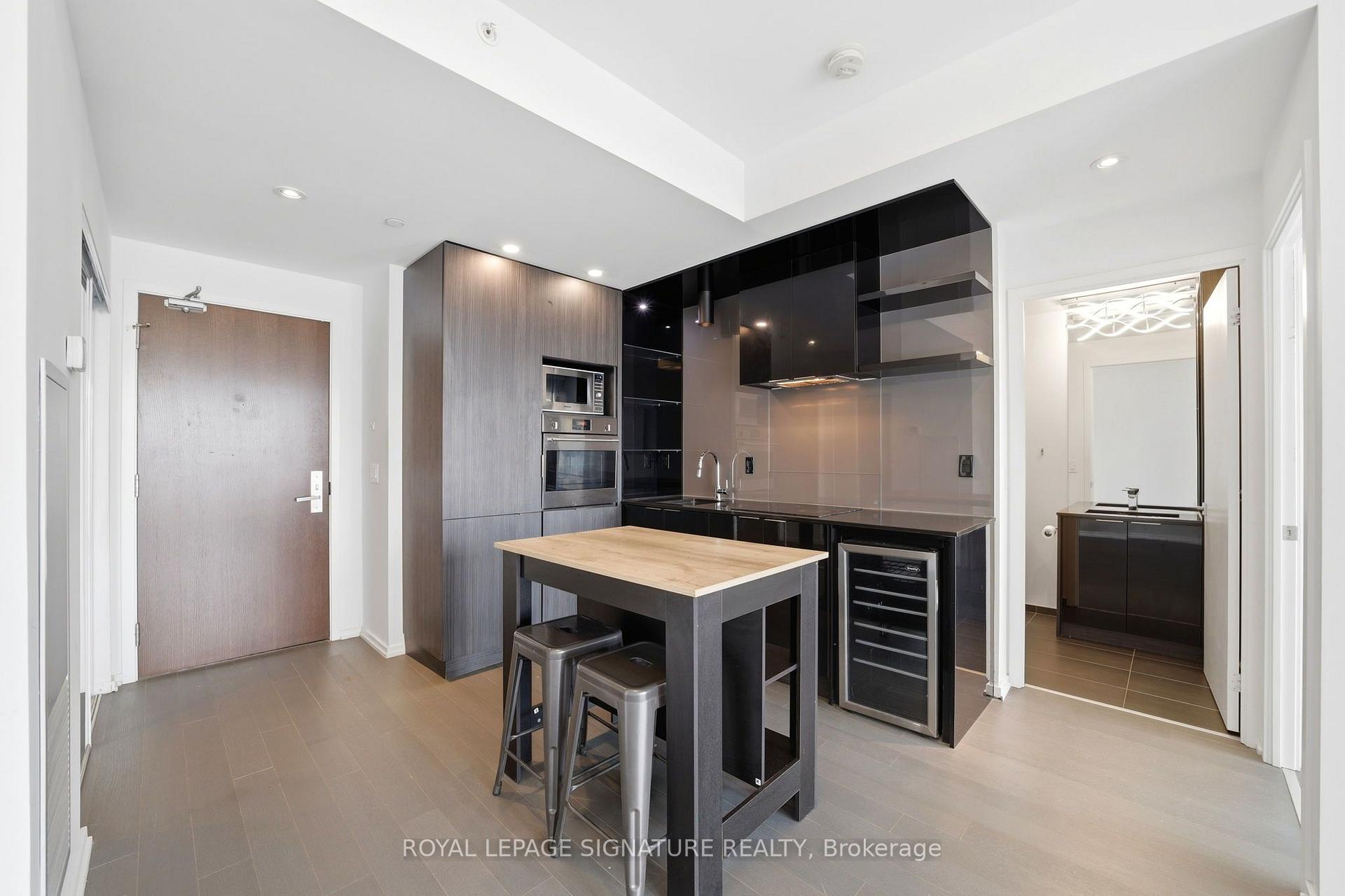 Photo 4 of Unit 1916, 70 Temperance Street, Toronto, Bay Street Corridor — HOMEH