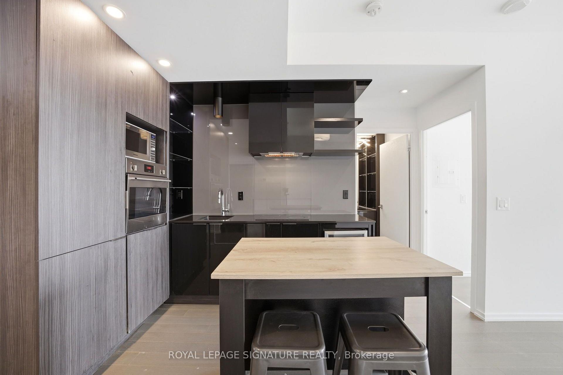 Photo 5 of Unit 1916, 70 Temperance Street, Toronto, Bay Street Corridor — HOMEH