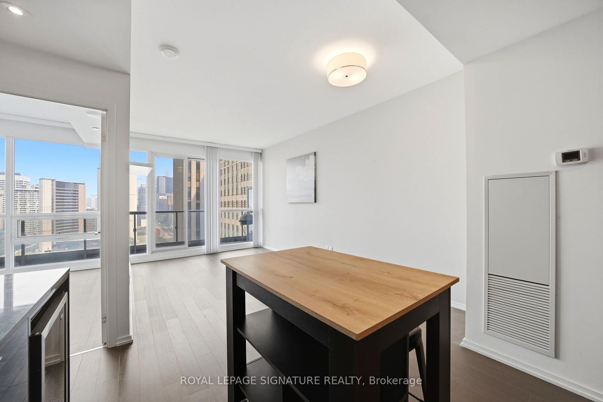 Photo 9 of Unit 1916, 70 Temperance Street, Toronto, Bay Street Corridor — HOMEH