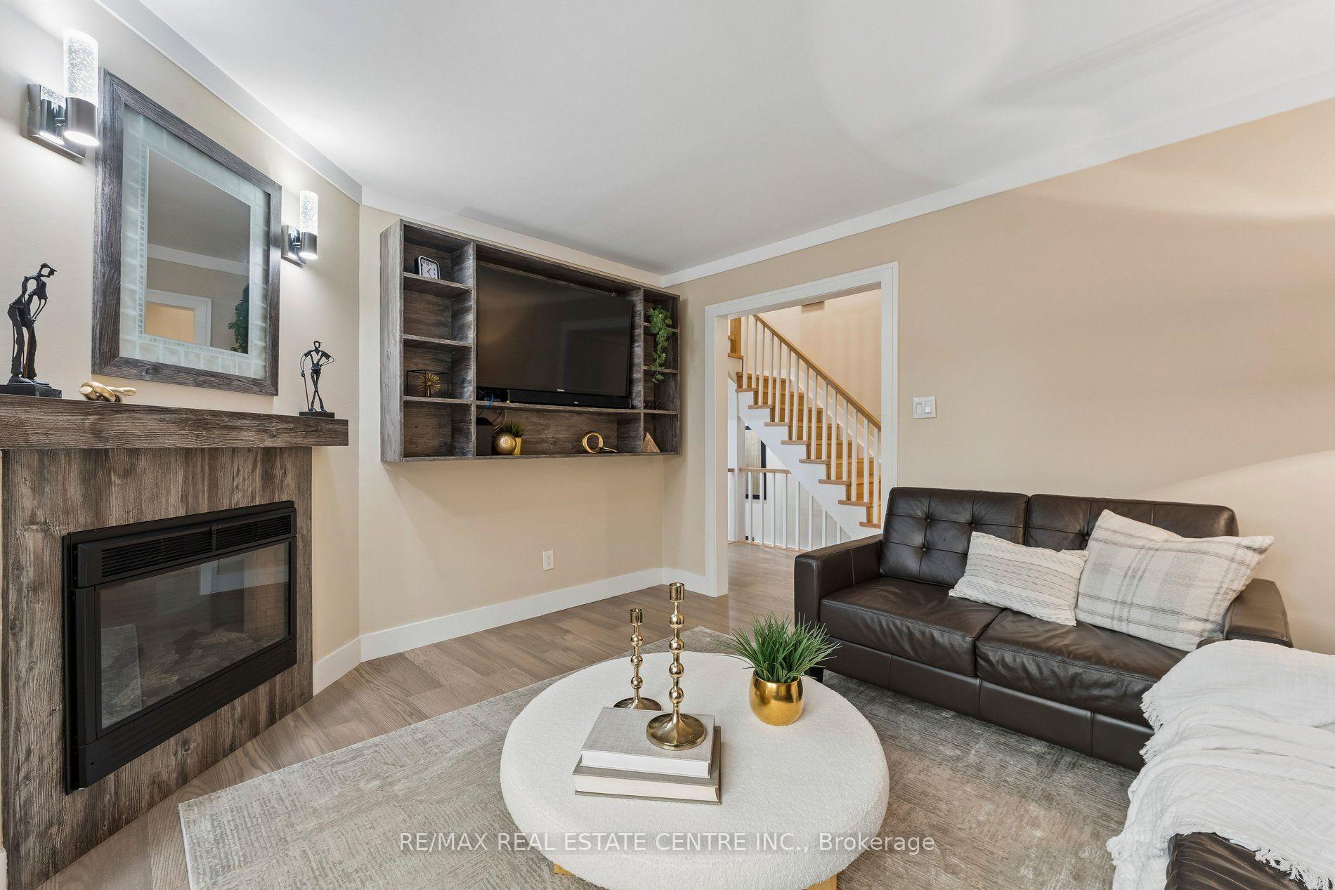 Photo 8 of 44 Adam Street, Brampton, Heart Lake West — HOMEH