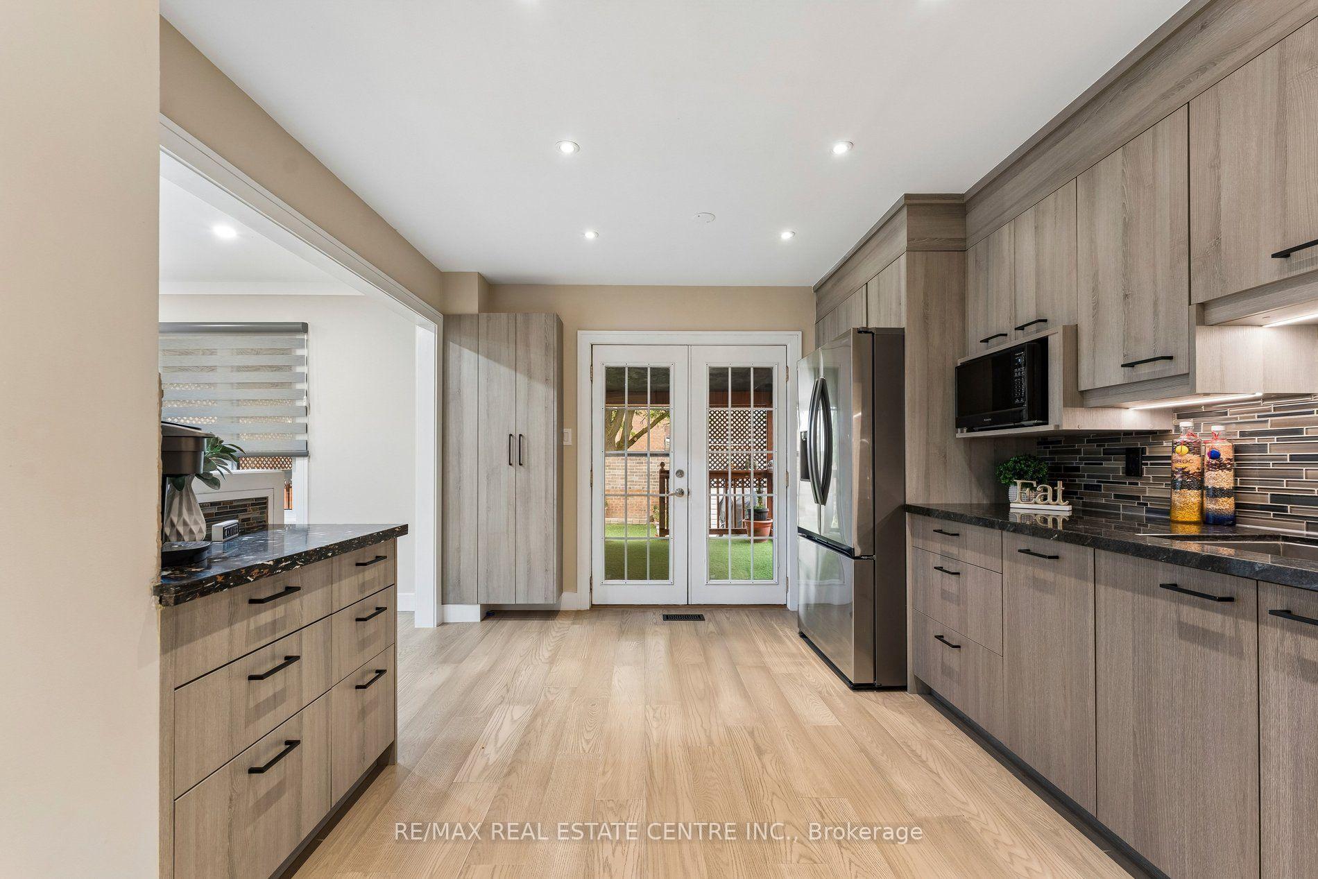 Photo 16 of 44 Adam Street, Brampton, Heart Lake West — HOMEH