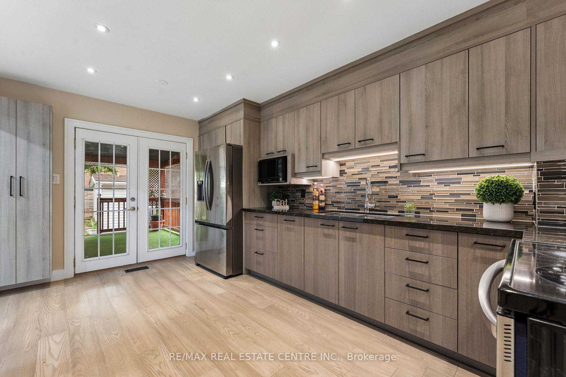 Photo 17 of 44 Adam Street, Brampton, Heart Lake West — HOMEH